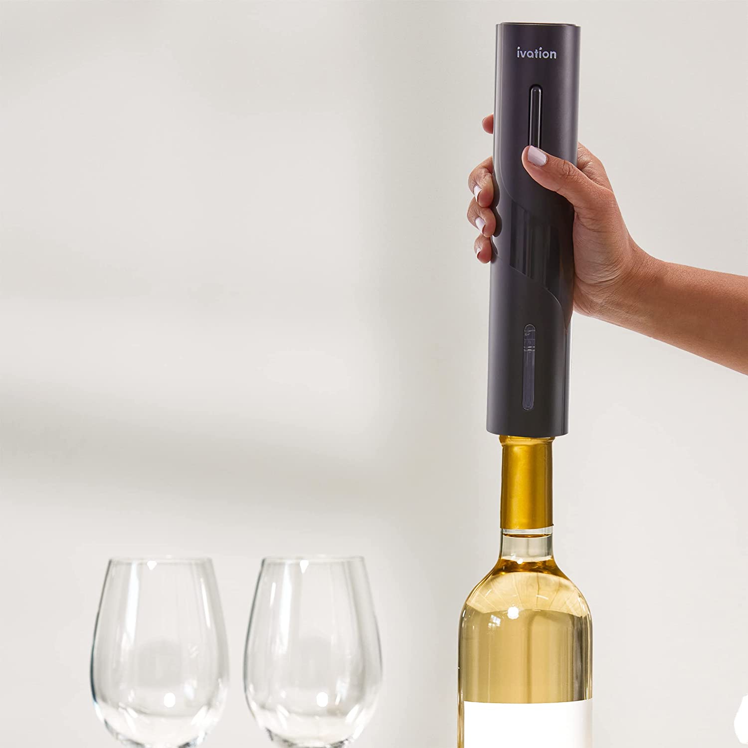 Ivation Electric Wine Opener,7-Piece Wine Gift Set, Electric Bottle Opener, Wine Aerator Pourer