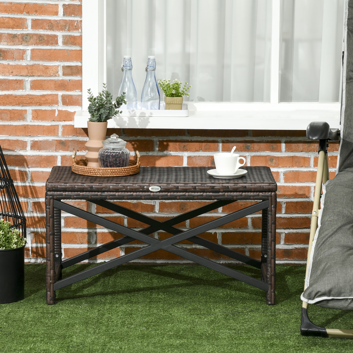 Outsunny Table d'appoint en rotin PE pour terrasse, jardin, balcon, marron mélangé