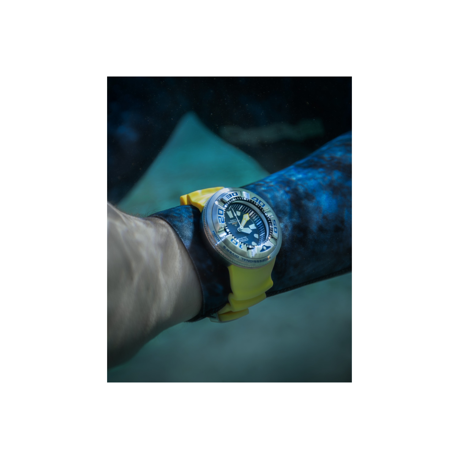 Montre pour hommes Eco-Drive Promaster Dive Ecozilla 48&nbsp;mm de Citizen avec boîtier en acier inoxydable argenté et bracelet en polyuréthane jaune