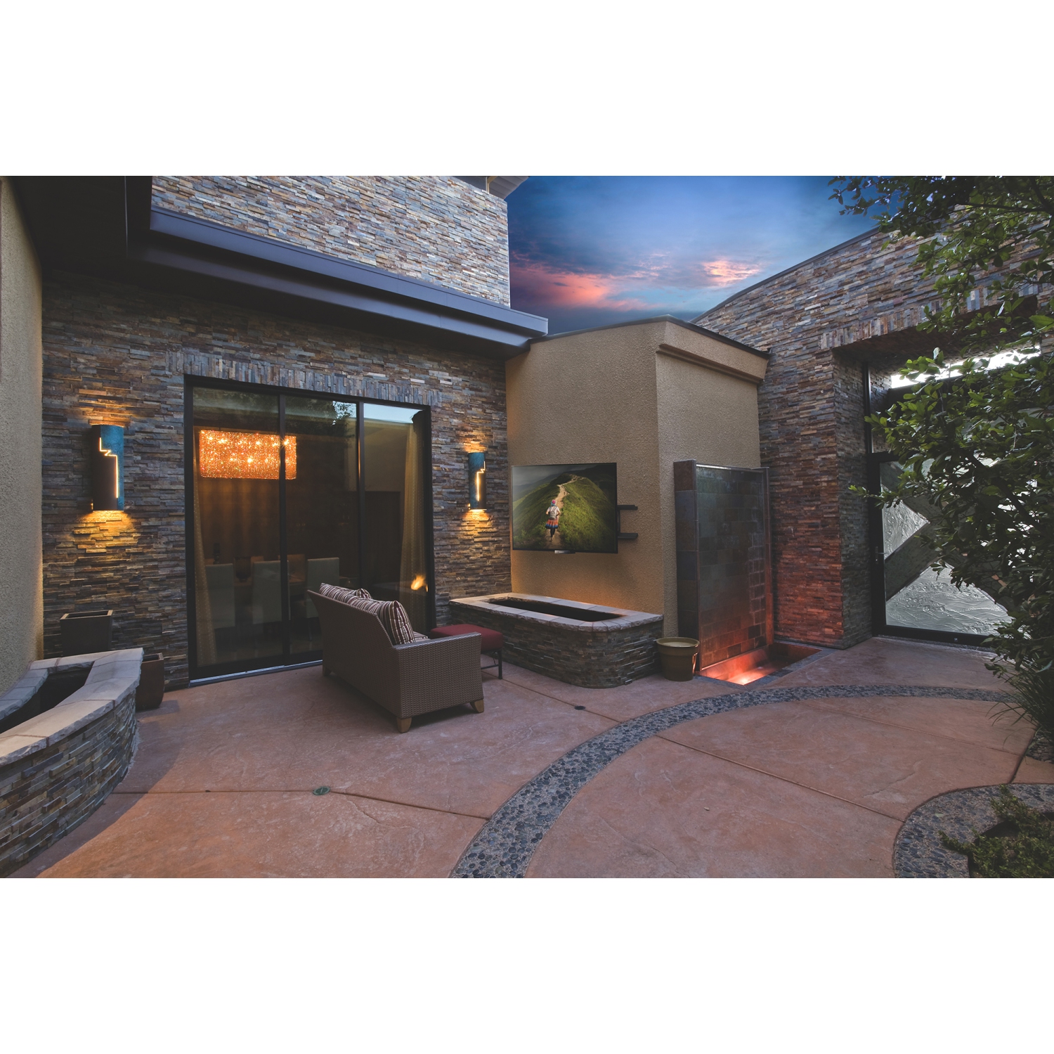 Kanto PDX650SG Support de téléviseur extérieur en acier inoxydable à mouvement complet et à deux montants pour les téléviseurs de 37 à 75 pouces