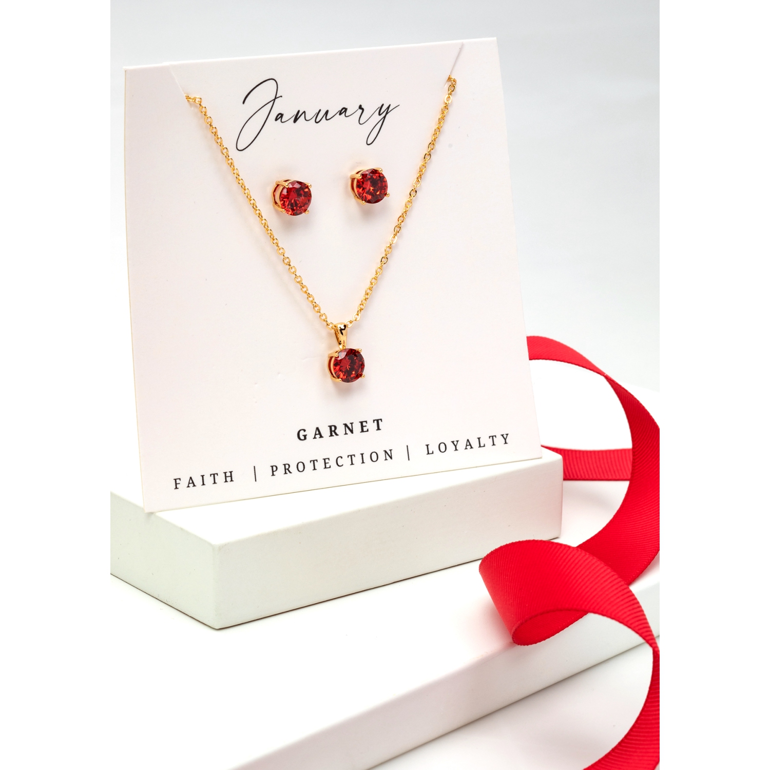 Boucles d'oreilles et collier, grenat de janvier et pierre de naissance, ton or