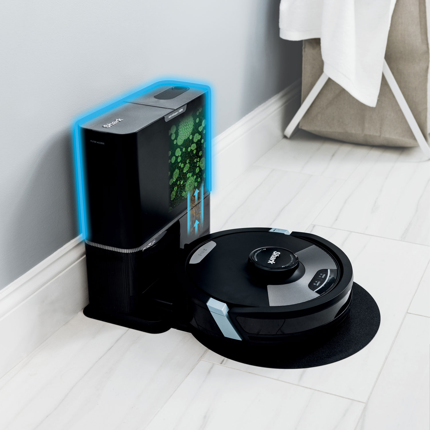 Aspirateur robot Wi-Fi à vidage automatique 2-en-1 Matrix Plus et vadrouille sonique de Shark - Noir