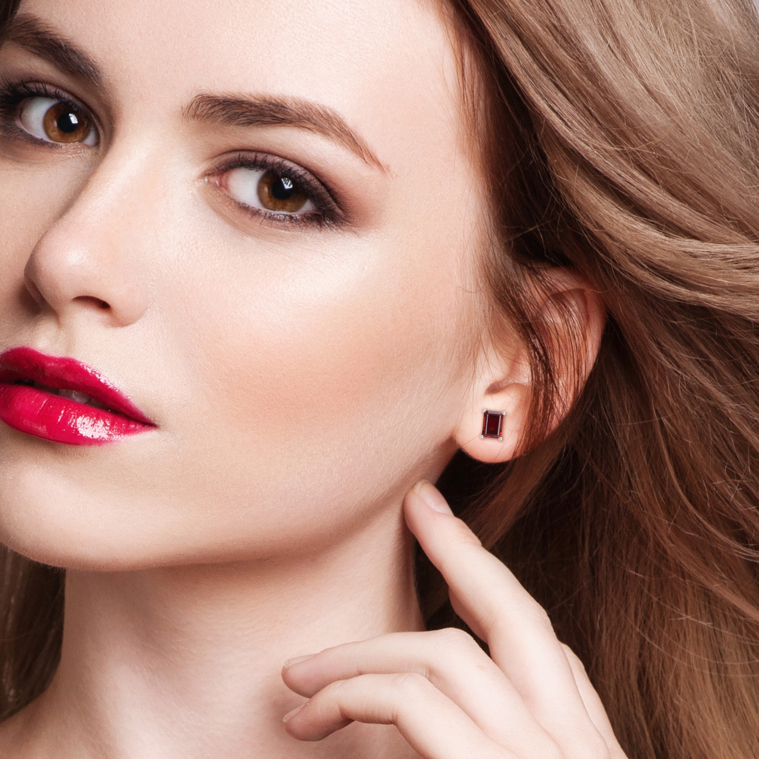 AMOUR Boucles d'oreilles en argent sterling avec grenat taille émeraude