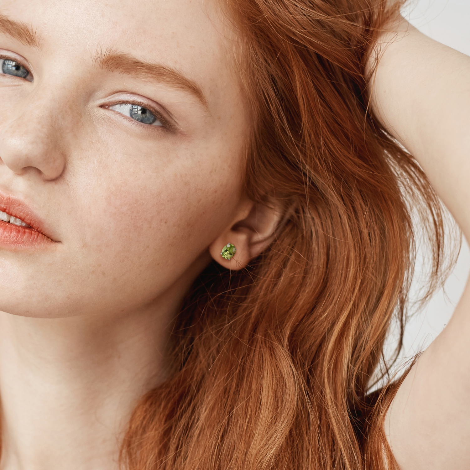 AMOUR Boucles d'oreilles en argent sterling avec péridot ovale