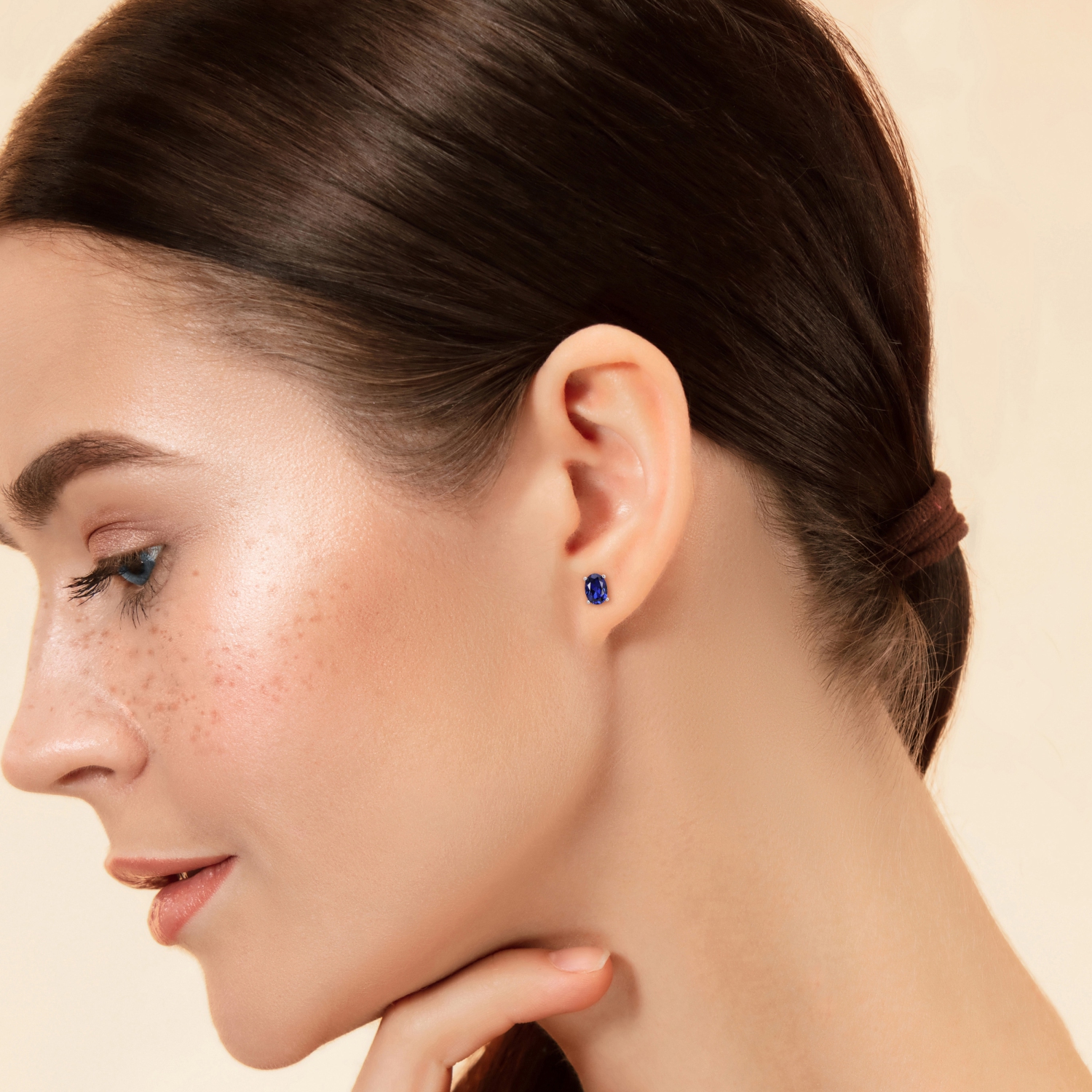 AMOUR Boucles d'oreilles en argent sterling avec saphir bleu ovale créé