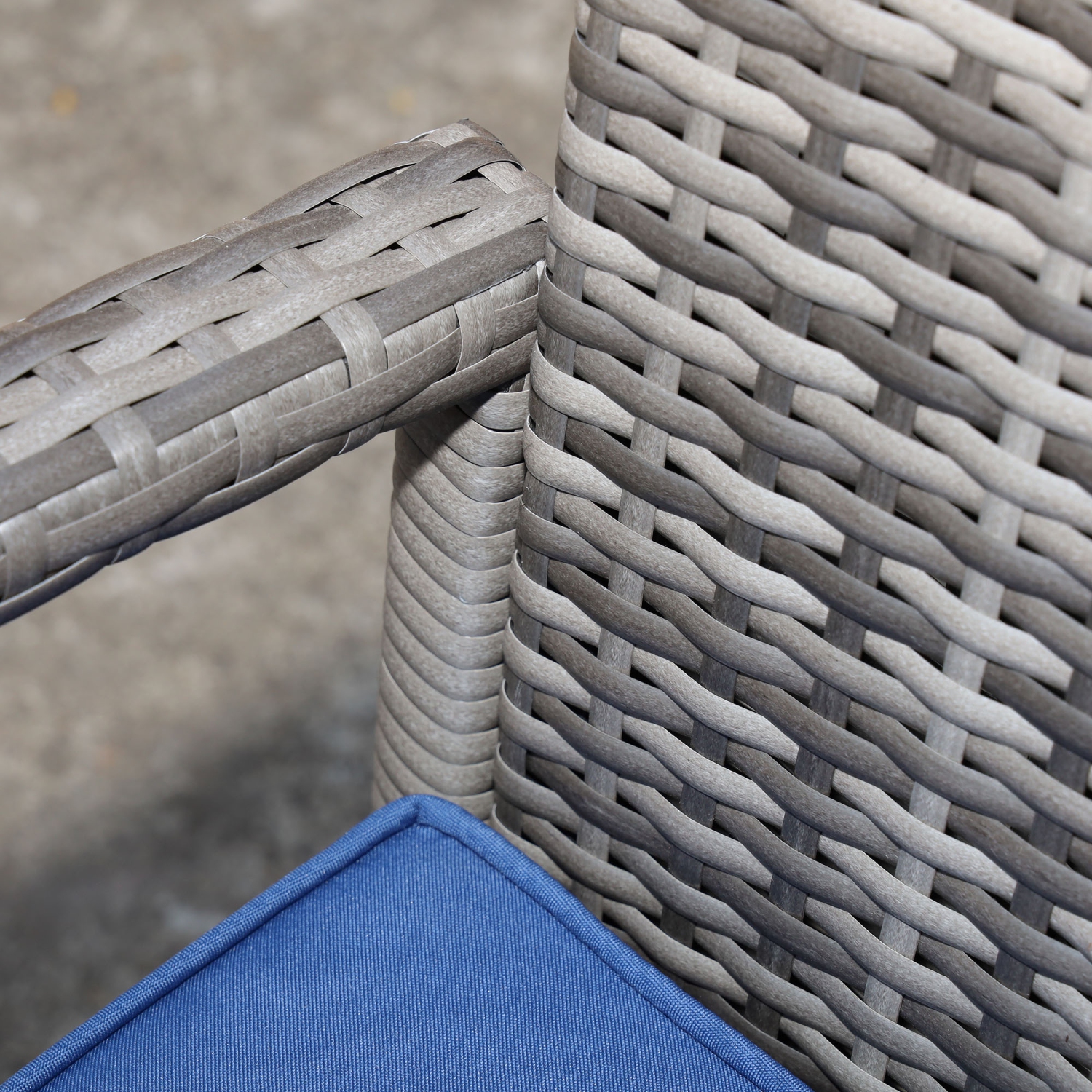 Ensemble de meubles de patio en osier de 3 pièces Outsunny, ensemble bistro en rotin avec table basse et coussins, ensemble de détente extérieur pour