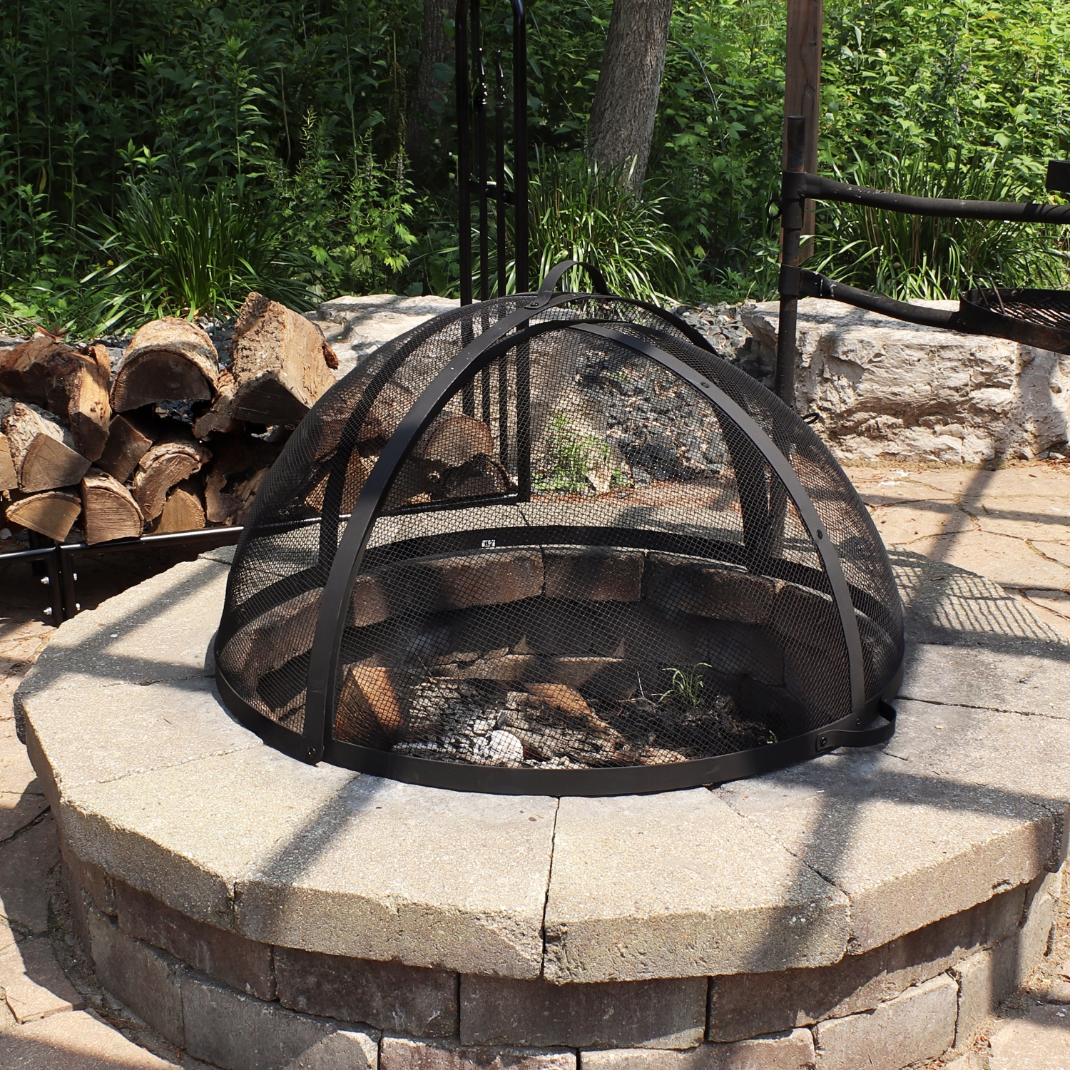 Sunnydaze 40 in Easy Access Steel Fire Pit Spark Screen