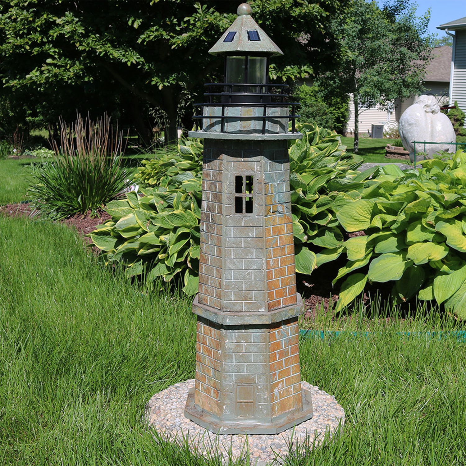 Sunnydaze Solar LED Lighthouse Statue Decor – 35 po