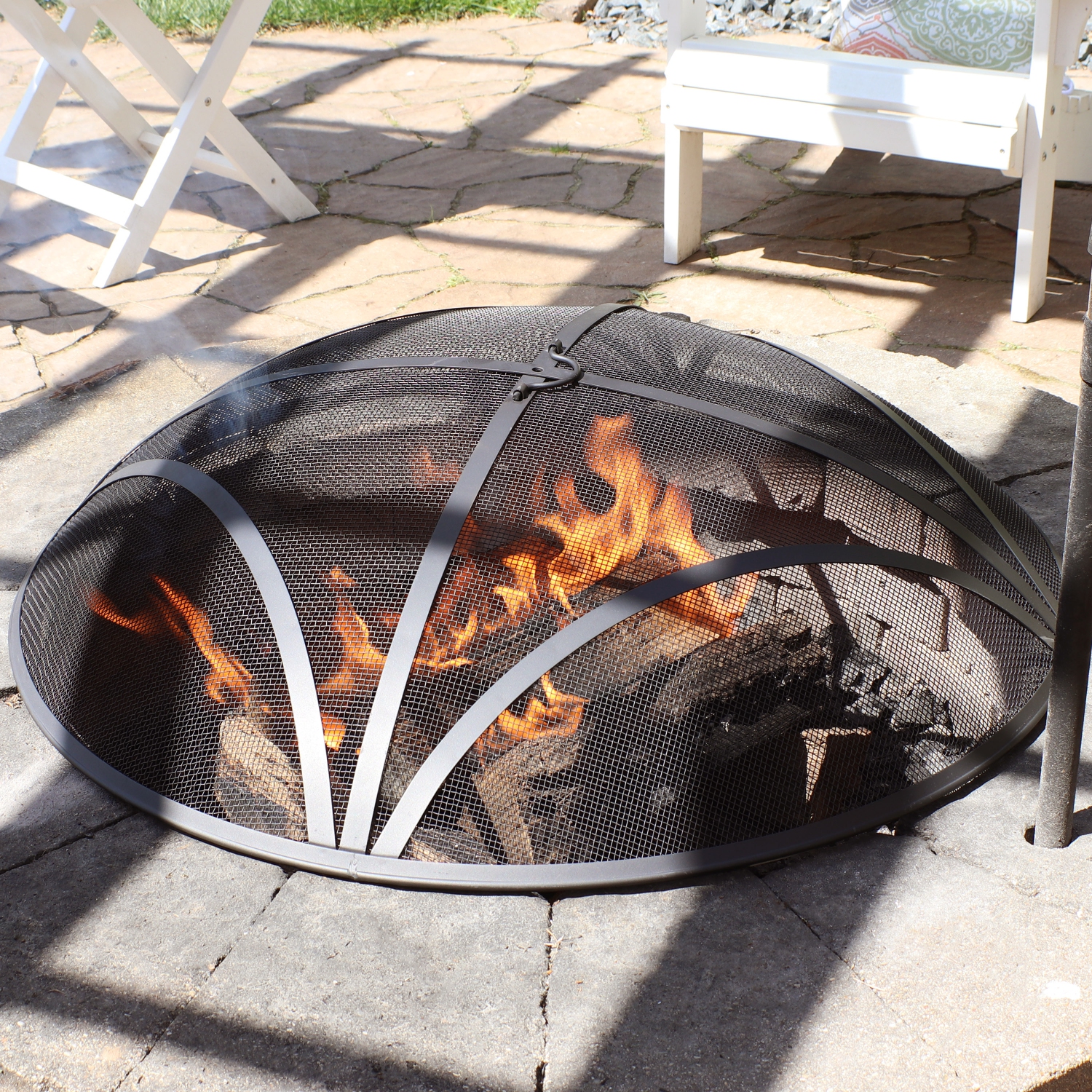 Sunnydaze 40 in Reinforced Steel Mesh Round Fire Pit Spark Screen