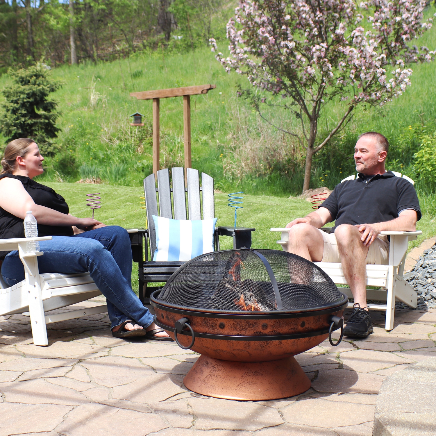 Sunnydaze 30 in Royal Cauldron Steel Fire Pit with Spark Screen - Copper