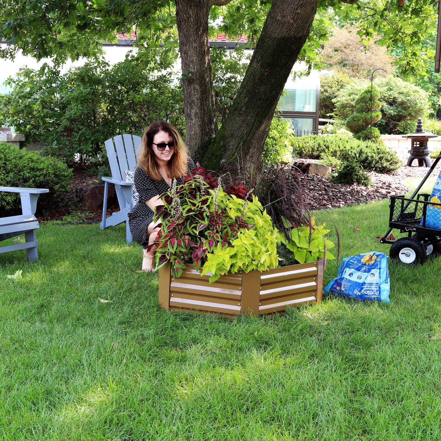 Sunnydaze Galvanized Steel Hexagon Raised Garden Bed - 40 in - Brown