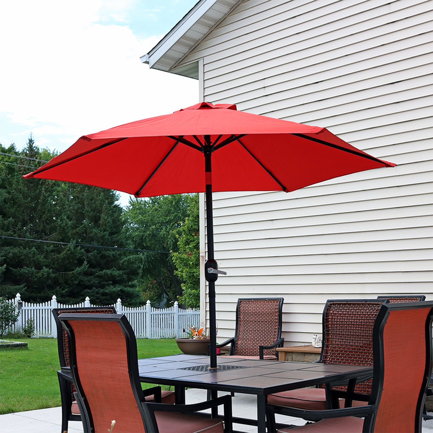 Parasol de patio en aluminium Sunnydaze avec bascule et manivelle - Orange brûlé - 7,5 pieds