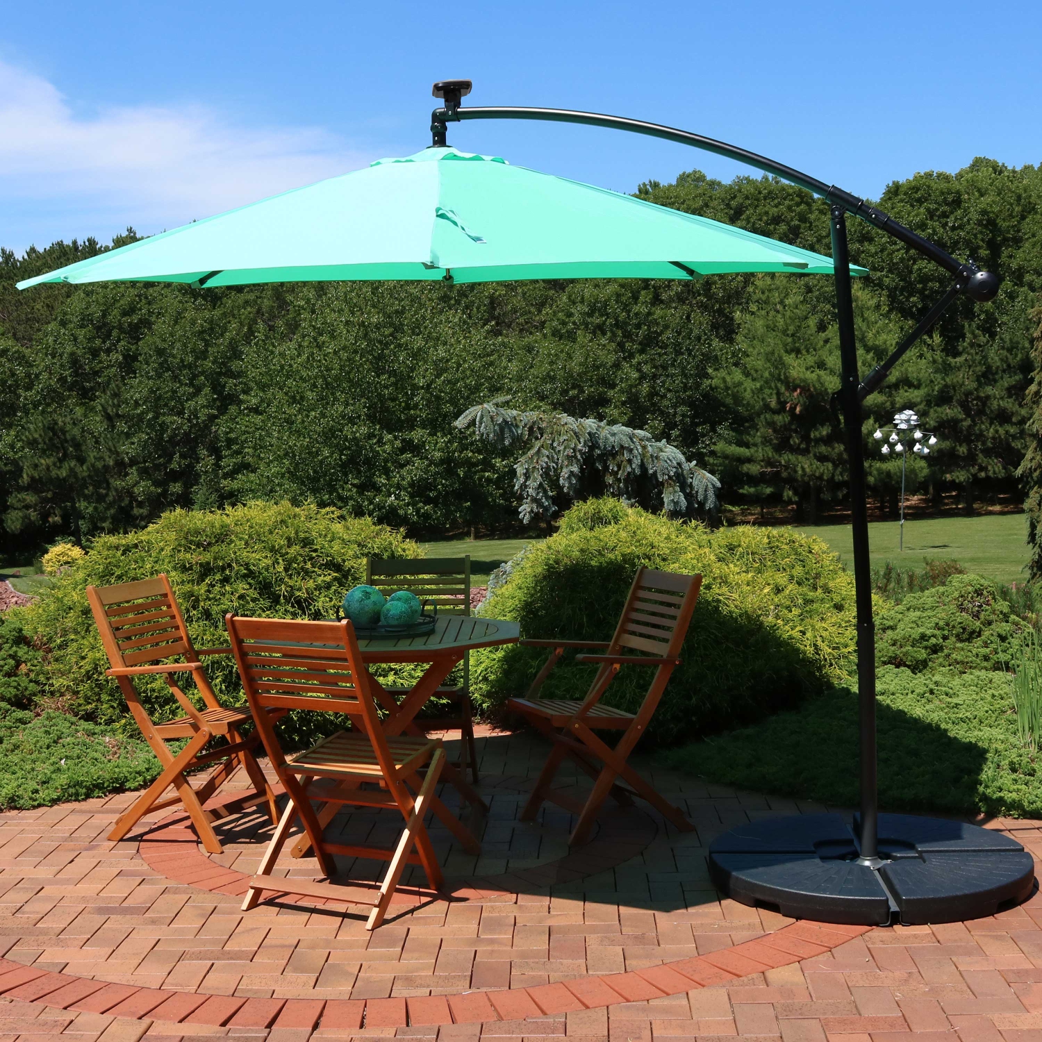 Sunnydaze 9.5 ft Solar Cantilever Offset Patio Umbrella - Seafoam