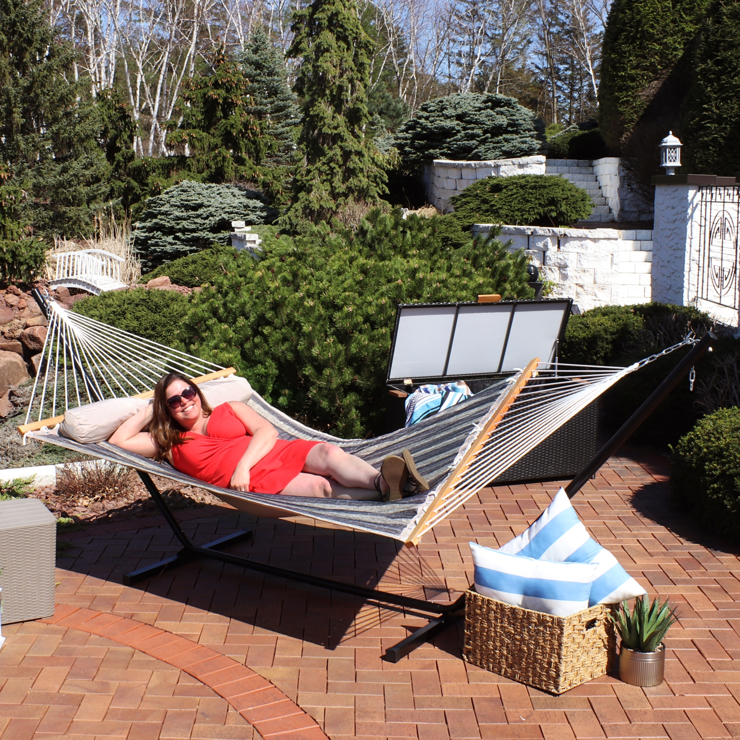 Sunnydaze 2-Person Quilted Fabric Hammock with Steel Stand - Mountainside