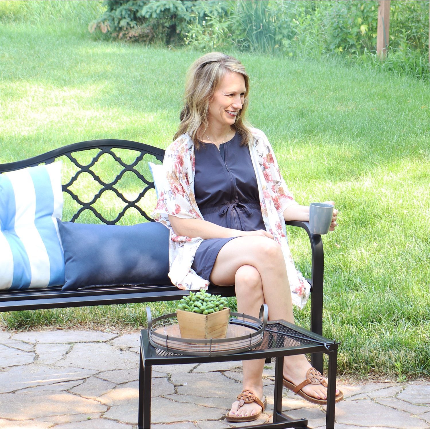 Sunnydaze 2-Person Lattice Cast Iron Outdoor Garden Bench - Black