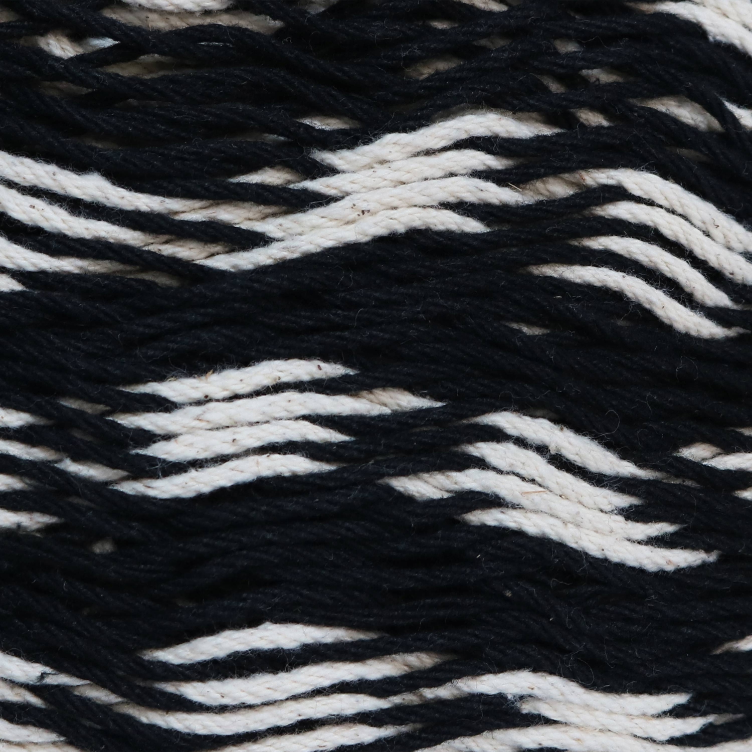 Sunnydaze 2-Person Cotton and Nylon Woven Fabric Hammock - Black and White