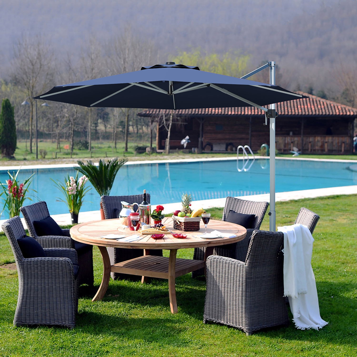 Parasol de patio en porte-à-faux décalé de 11 pi de Costway pivotant sur 360 degrés et inclinable en aluminium