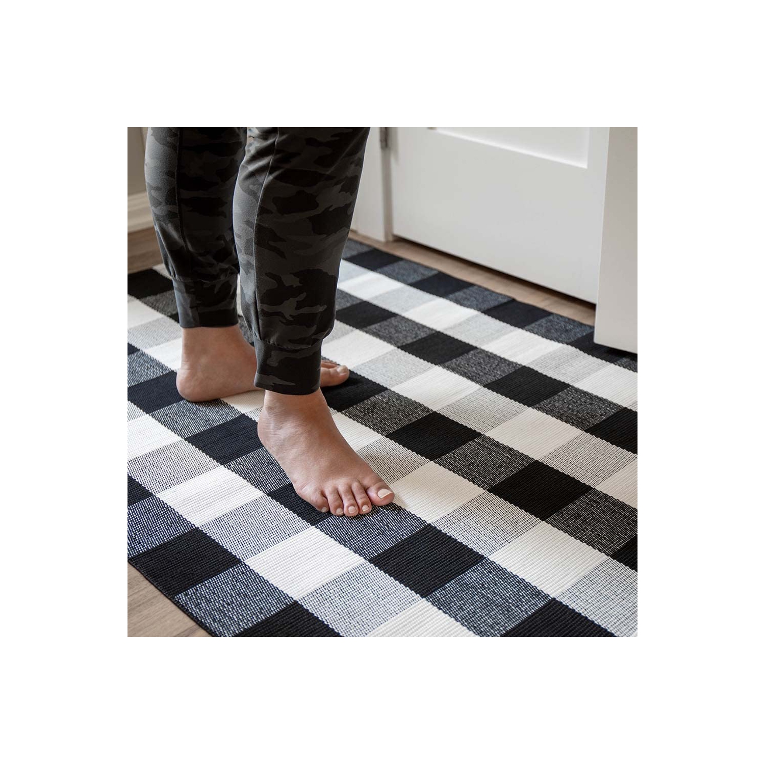 B&B Buffalo Plaid Runner Rug, Washable, Black and White Checkered Rug, Buffalo Plaid Outdoor Rug, Front Porch Rugs, Black and White Outdoor Rug