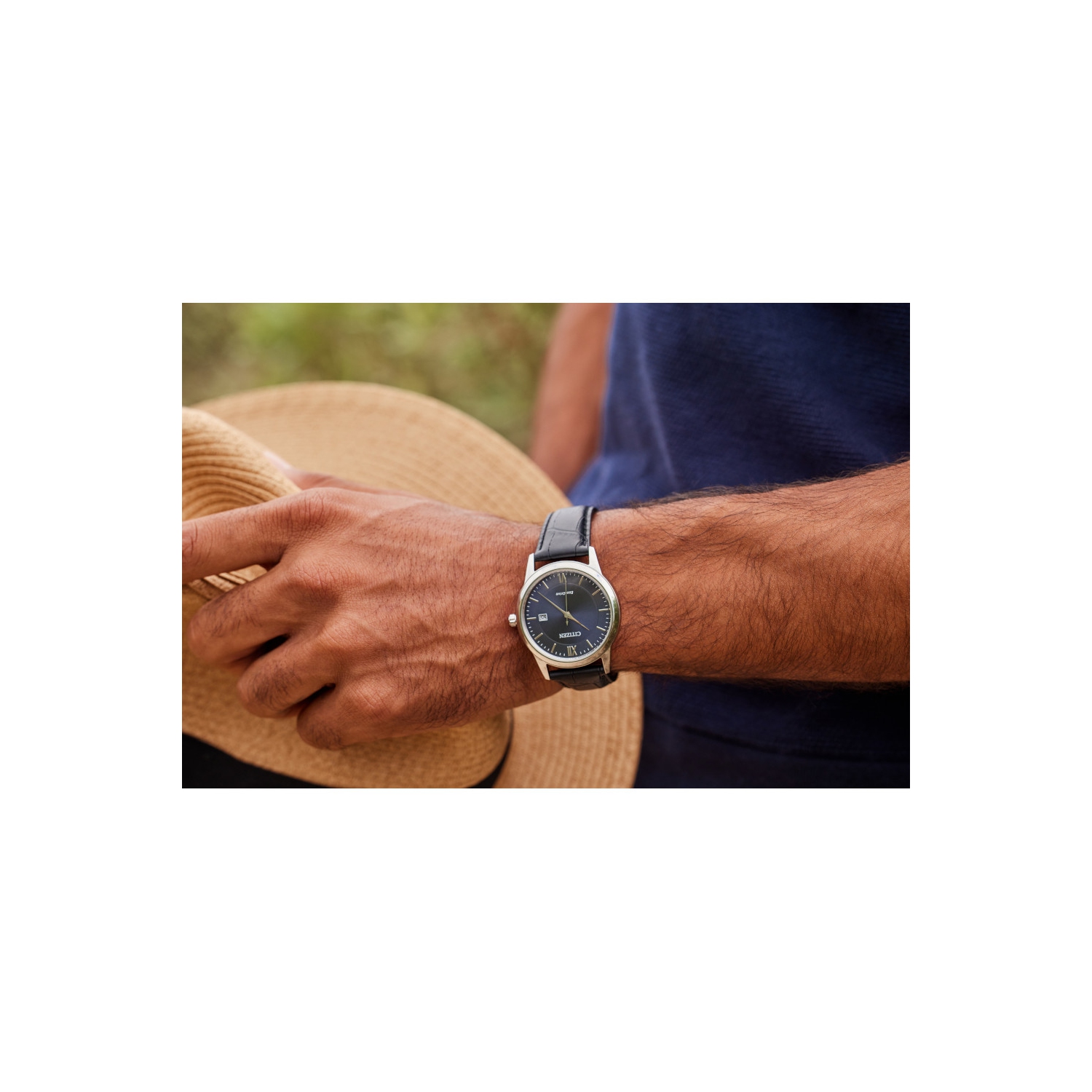 Montre classique pour hommes Eco-Drive 40&nbsp;mm de Citizen, boîtier en inox argenté, bracelet en cuir noir et cadran bleu