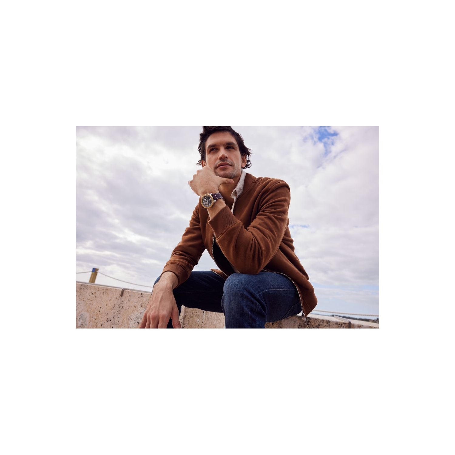 Montre pour hommes Promaster Skyhawk A-T Eco-Drive 45&nbsp;mm de Citizen avec boîtier inox deux tons, bracelet cuir brun et cadran gris