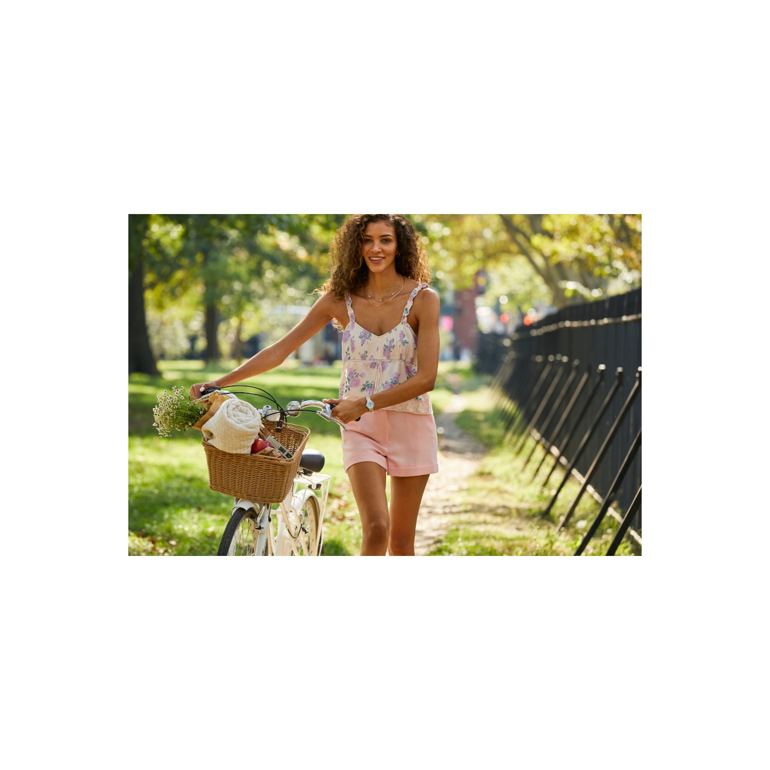 Montre pour femmes L Mae Eco-Drive de Citizen 29,5&nbsp;mm avec boîtier et bracelet en acier inoxydable argenté et cadran bleu pâle