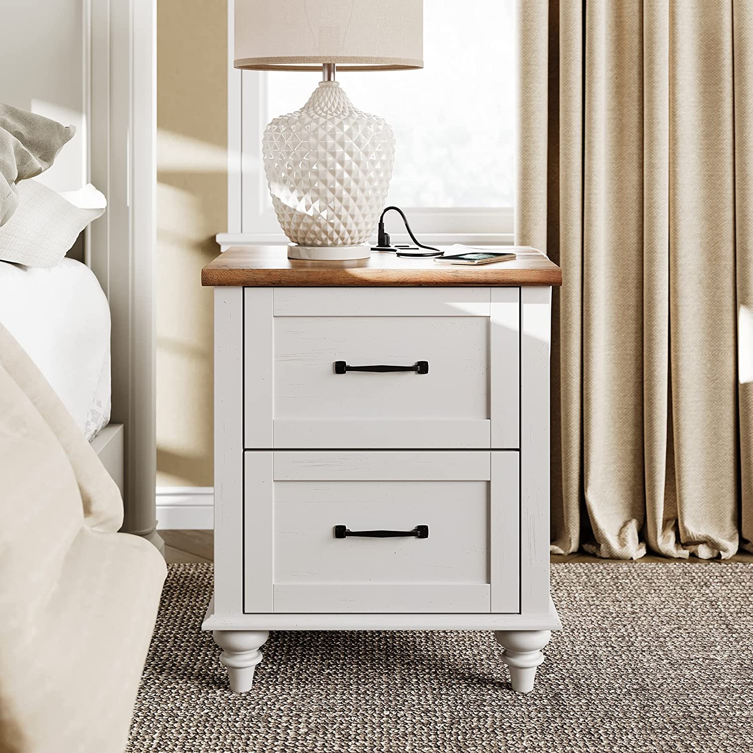 Tables de chevet WAMPAT avec station de chargement, table d’extrémité avec ports USB et prises pour le salon, table d’appoint avec 2 tiroirs pour