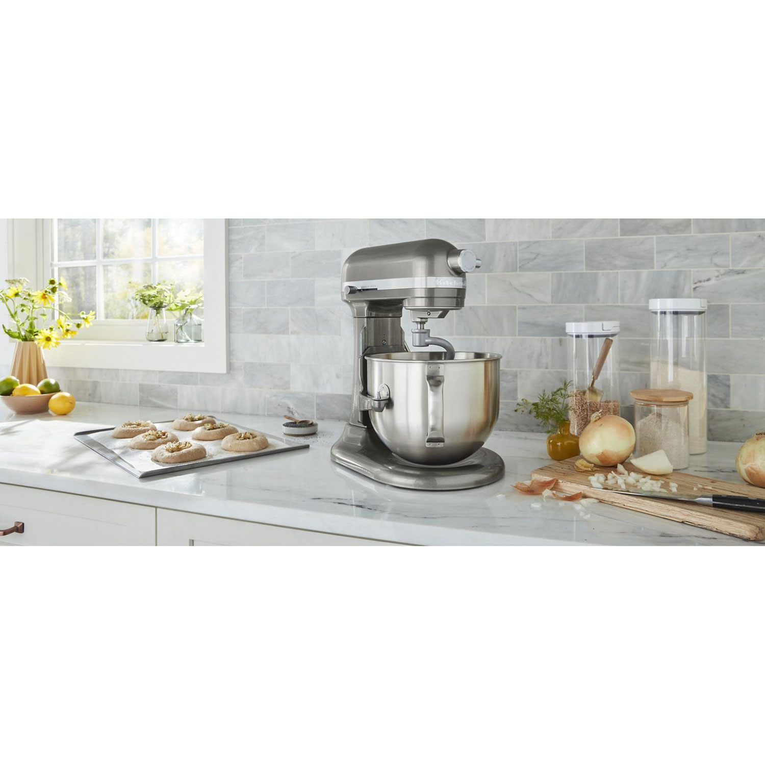 Batteur sur socle à bol relevable Professional de KitchenAid - 7 pte - 500 W - Médaillon en argent
