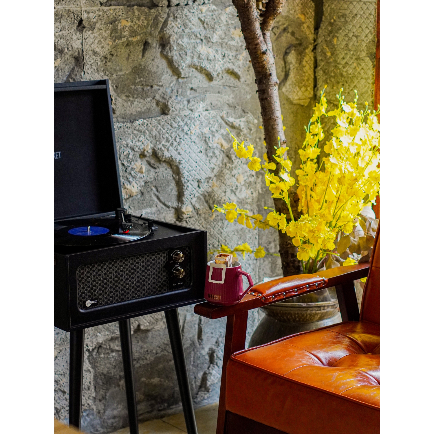 Arkrocket Discovery Bluetooth Record Player Stand with 3-Speed Turntable-Black