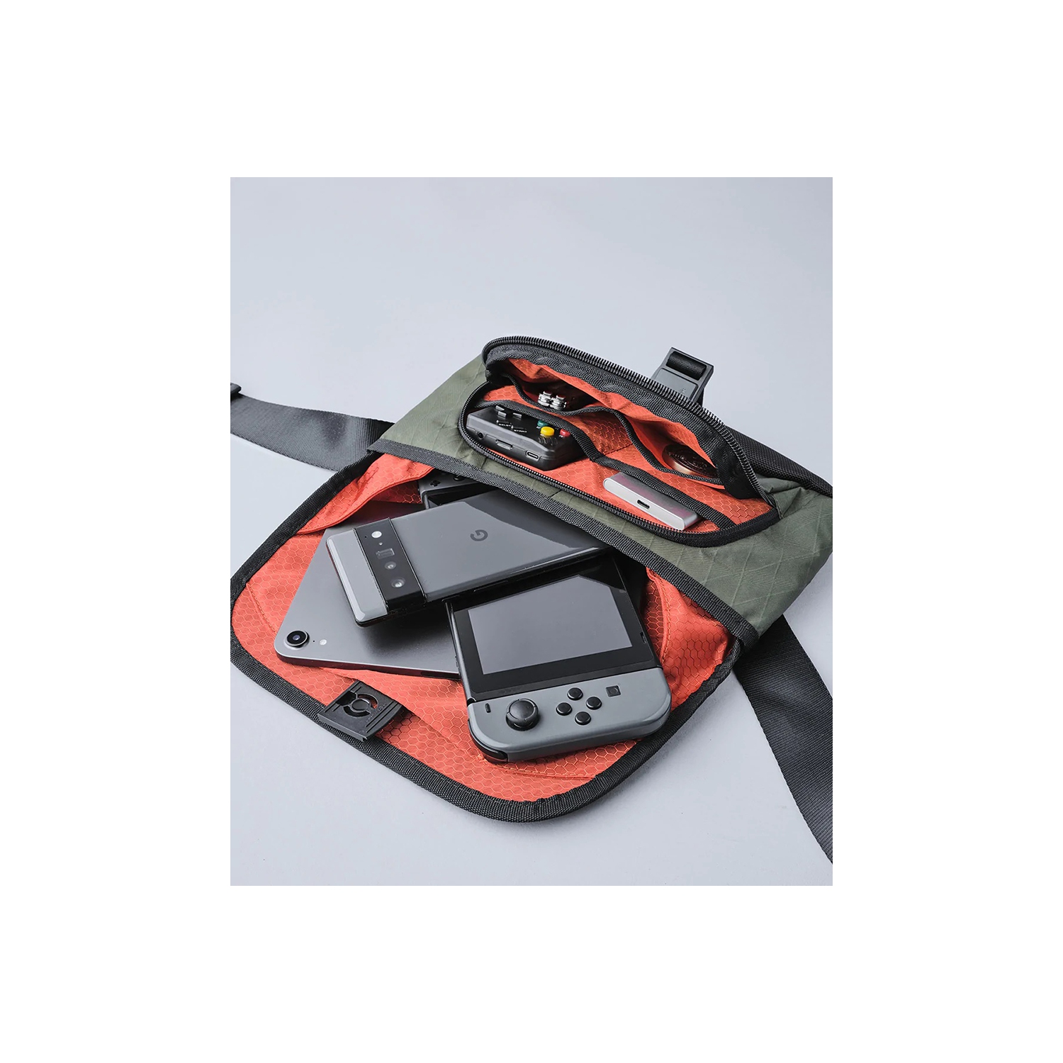 ALPAKA Air Sling V2 Sac à bandoulière imperméable pour téléphone et autres articles de tous les jours capacité de 4 litres fermetures à glissière