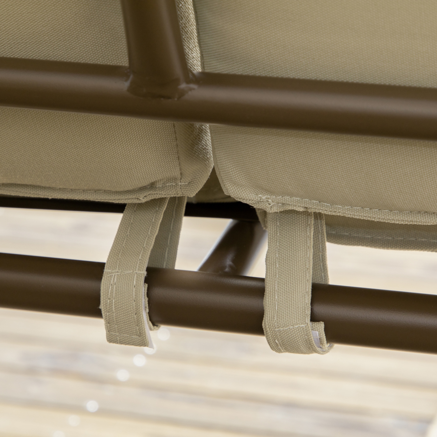 Outsunny Chaise balançoire 3 places pour terrasse, balançoire extérieure avec coussin, oreillers et auvent réglable en polycarbonate pour porche,