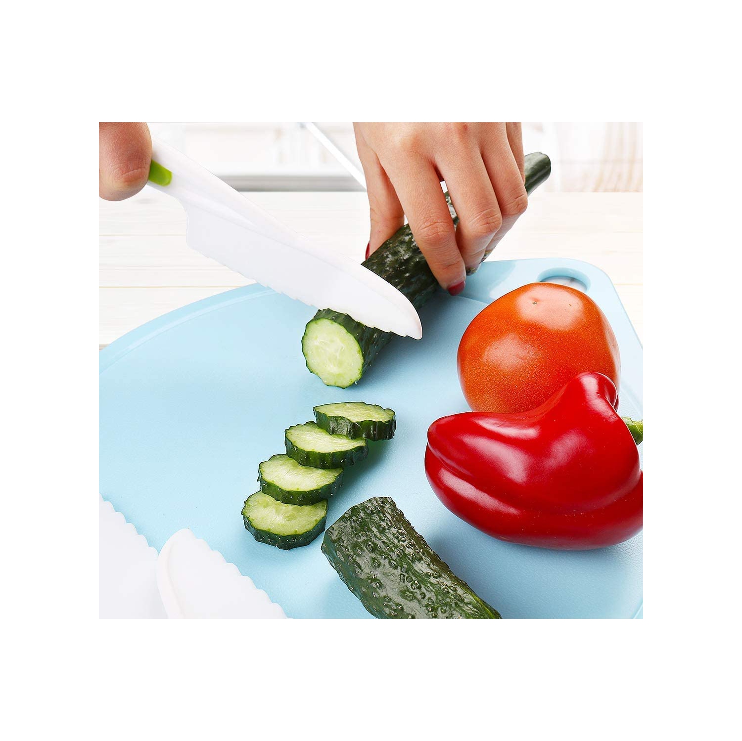 LEEFE Kids Knife Set, Children's Cooking Knives in 3 Sizes and Plastic Cutting Board/Firm Grip, Serrated Edges,