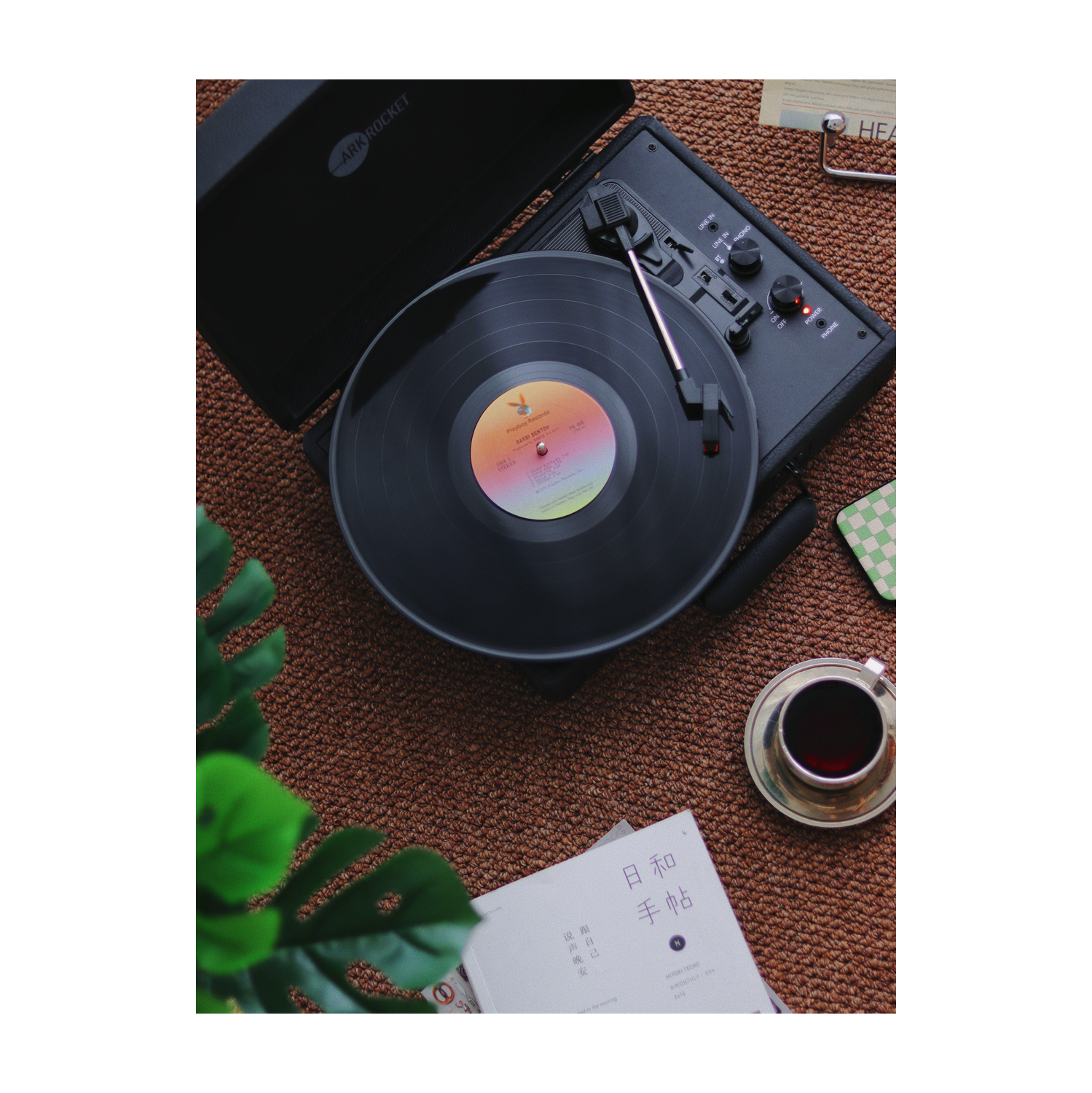 Arkrocket Curiosity Bluetooth Turntable Retro Suitcase 3-Speed Record Player with Built-in Speakers-Black