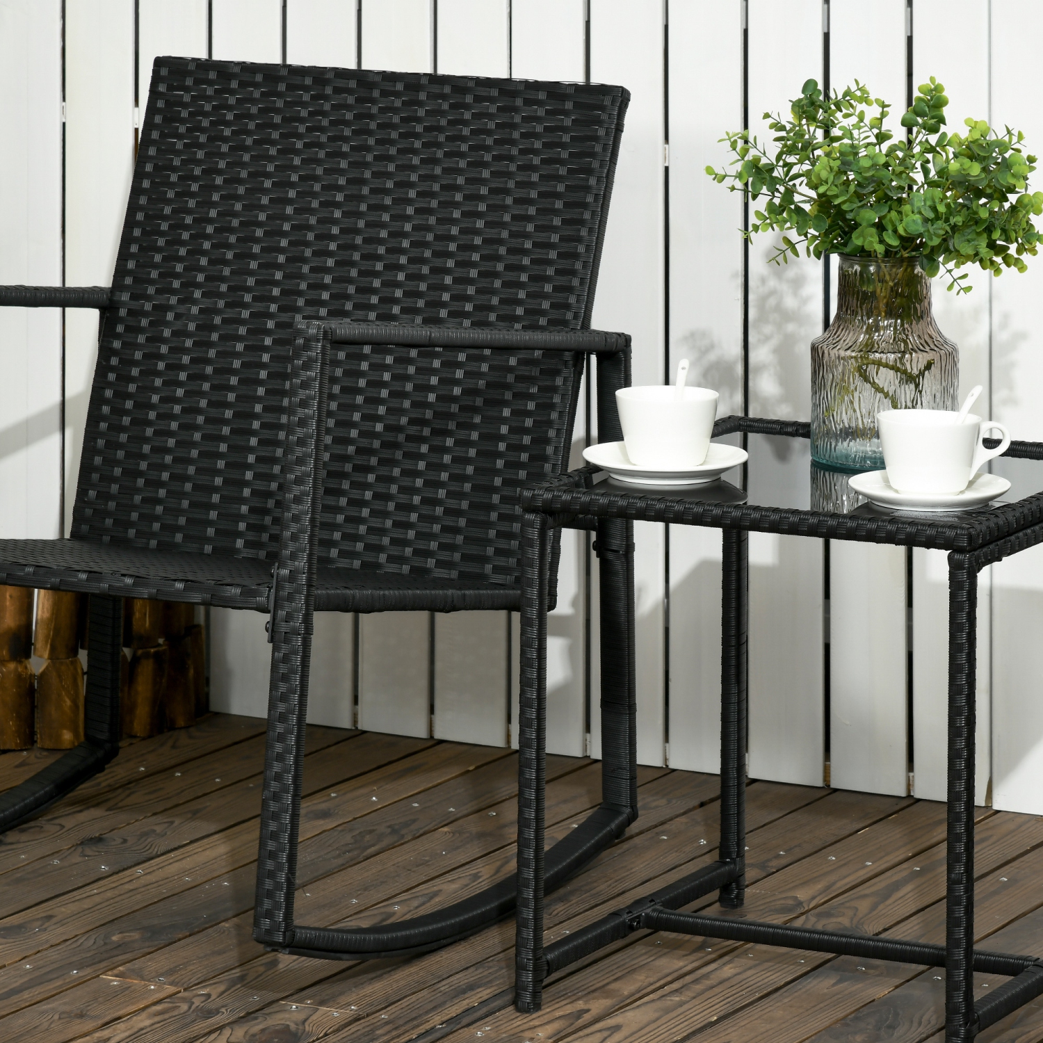 Outsunny Ensemble bistro 3 pièces, meubles de terrasse en osier avec table basse en verre et chaises à bascule d'extérieur pour porche, jardin et