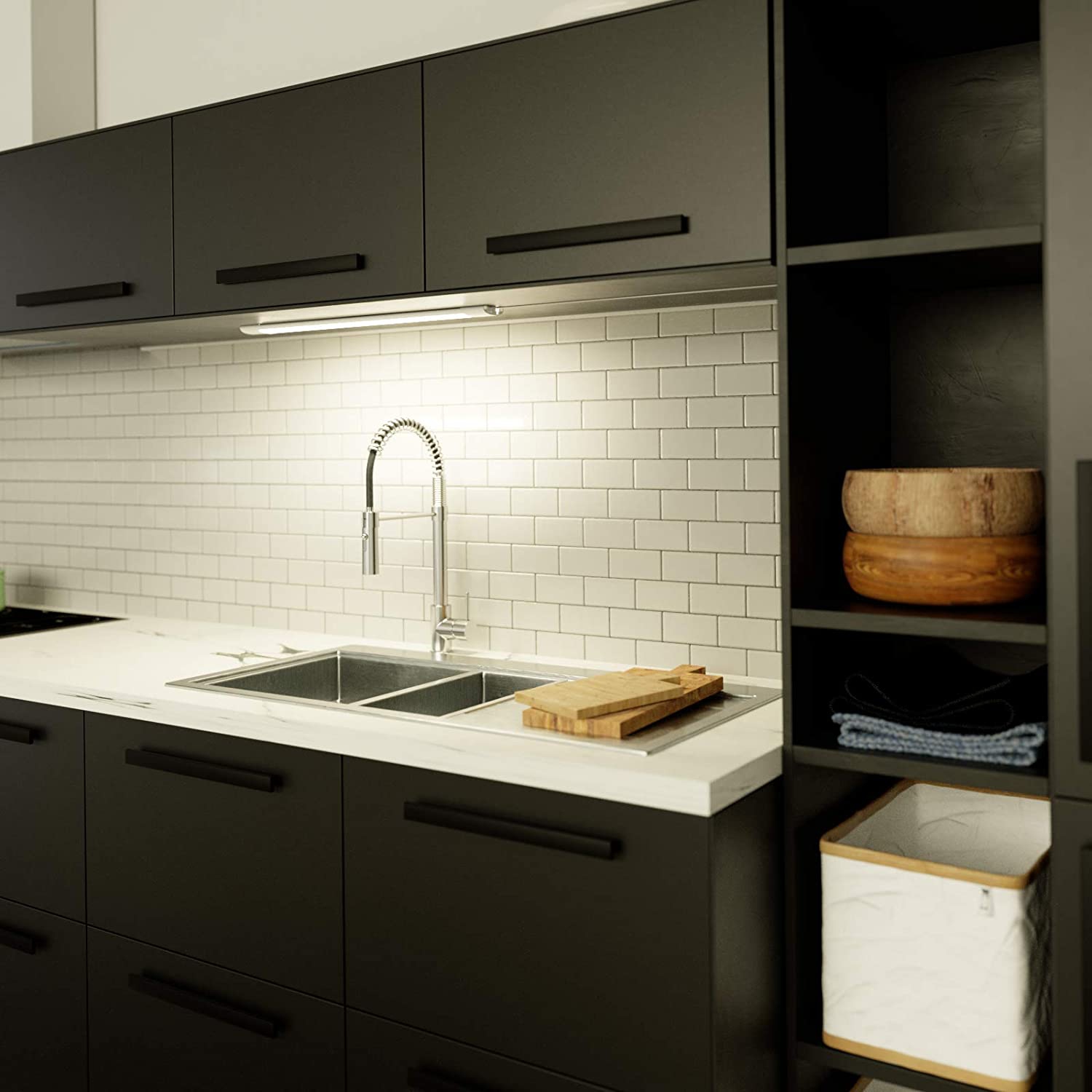 BAZZ – Lampe de dessous d’armoire à DEL intégrée avec capteur de mouvement sélectionnable de 24 po, U19MTK24&nbsp;W