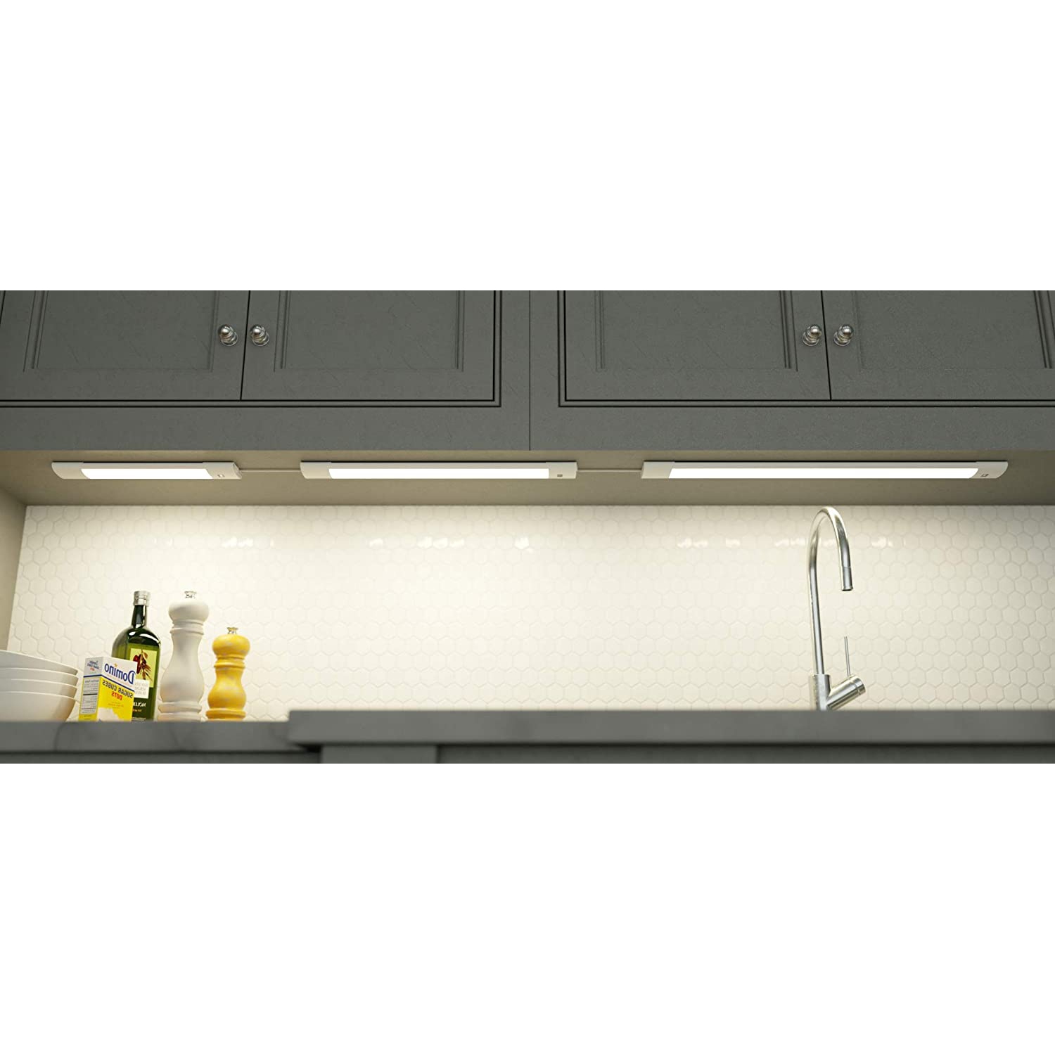 BAZZ – Lampe de dessous d’armoire à DEL intégrée avec capteur de mouvement sélectionnable de 24 po, U19MTK24&nbsp;W