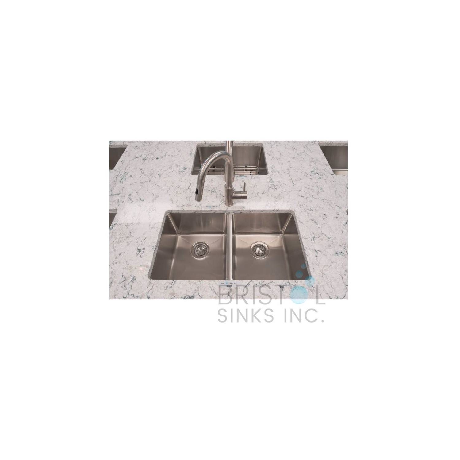 Évier de cuisine en acier inoxydable à encastrer Bristol Sinks, coins de 20 mm