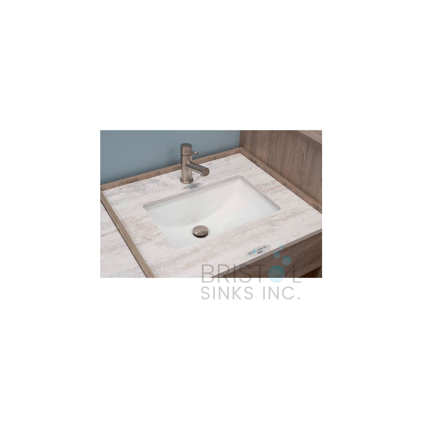 Lavabo de salle de bain rectangulaire en porcelaine vitrifiée Bristol Sinks
