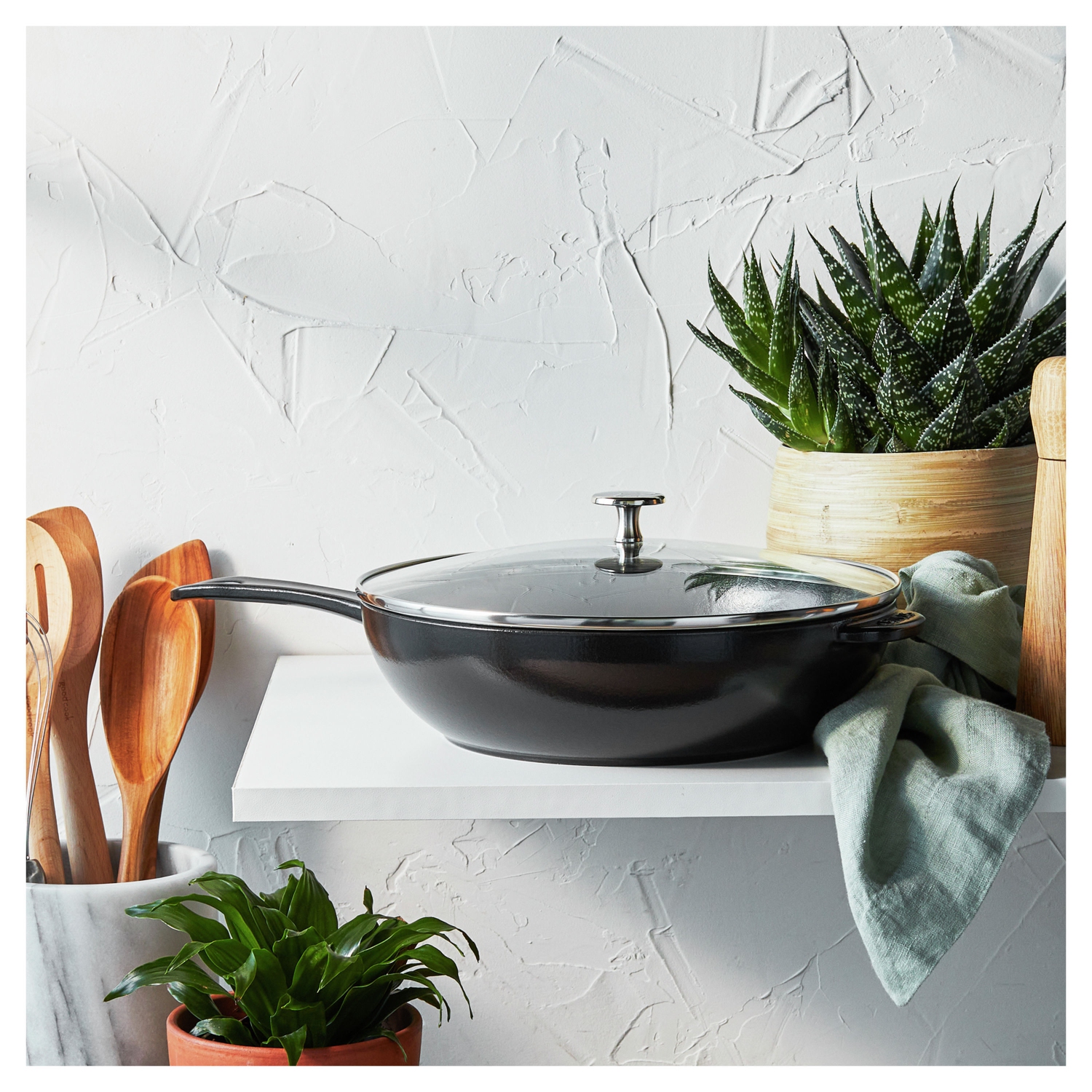 STAUB – moule à cuisson quotidienne en fonte de 26 cm/10 po avec couvercle en verre, noir