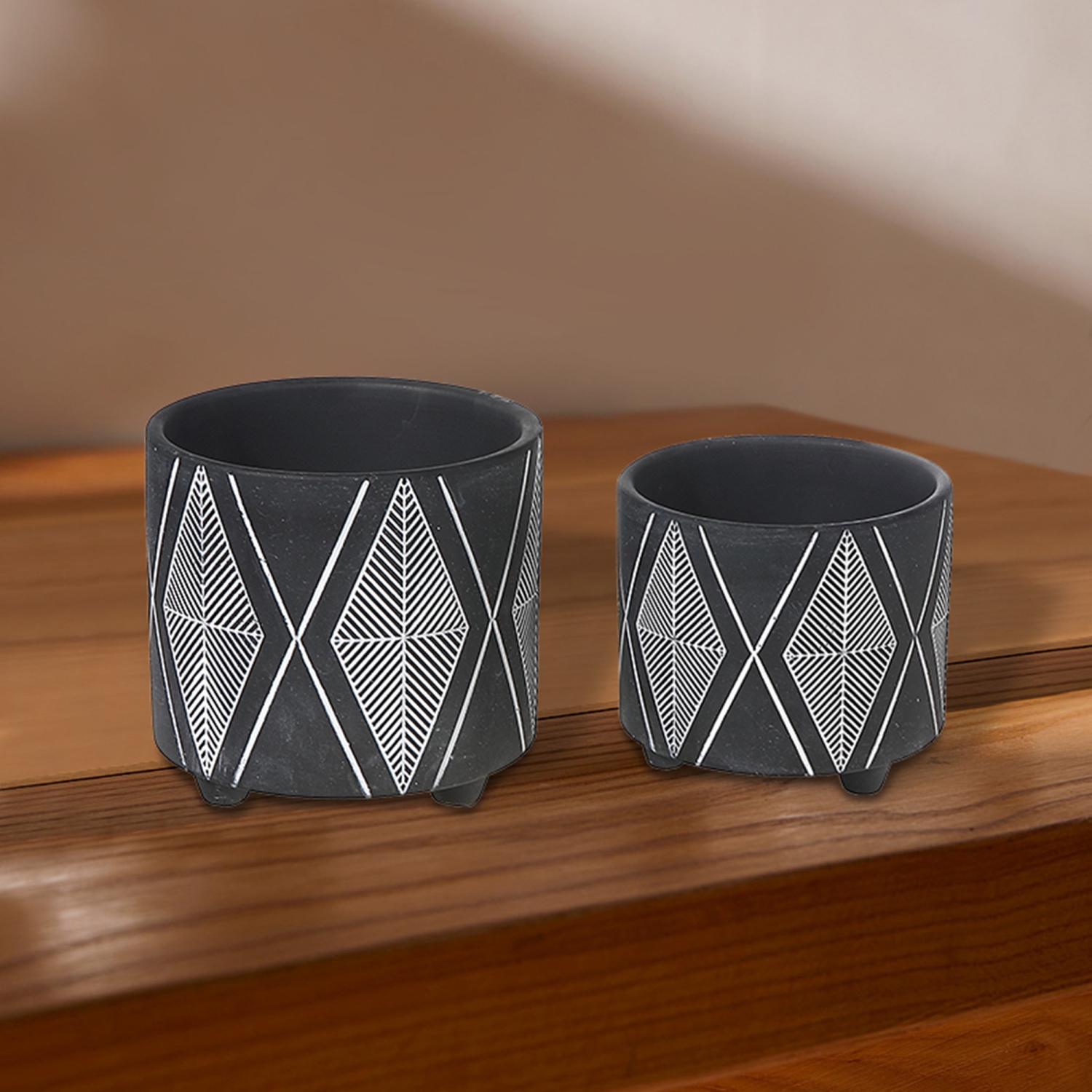 Maison Concepts Ceramic Round Planters Black Diamond Set Of 2