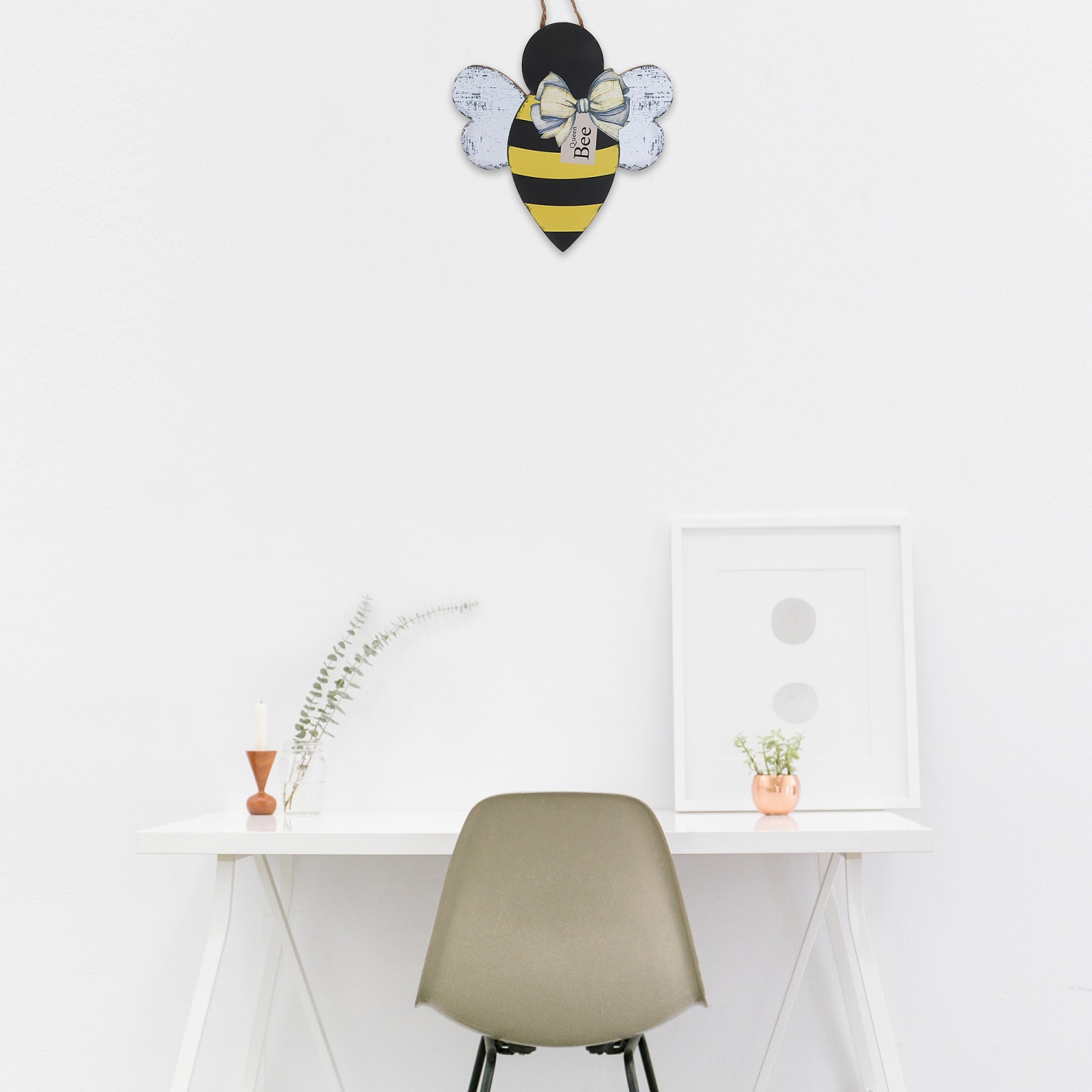 Maison Concepts Queen Bee Wooden Wall Hanger