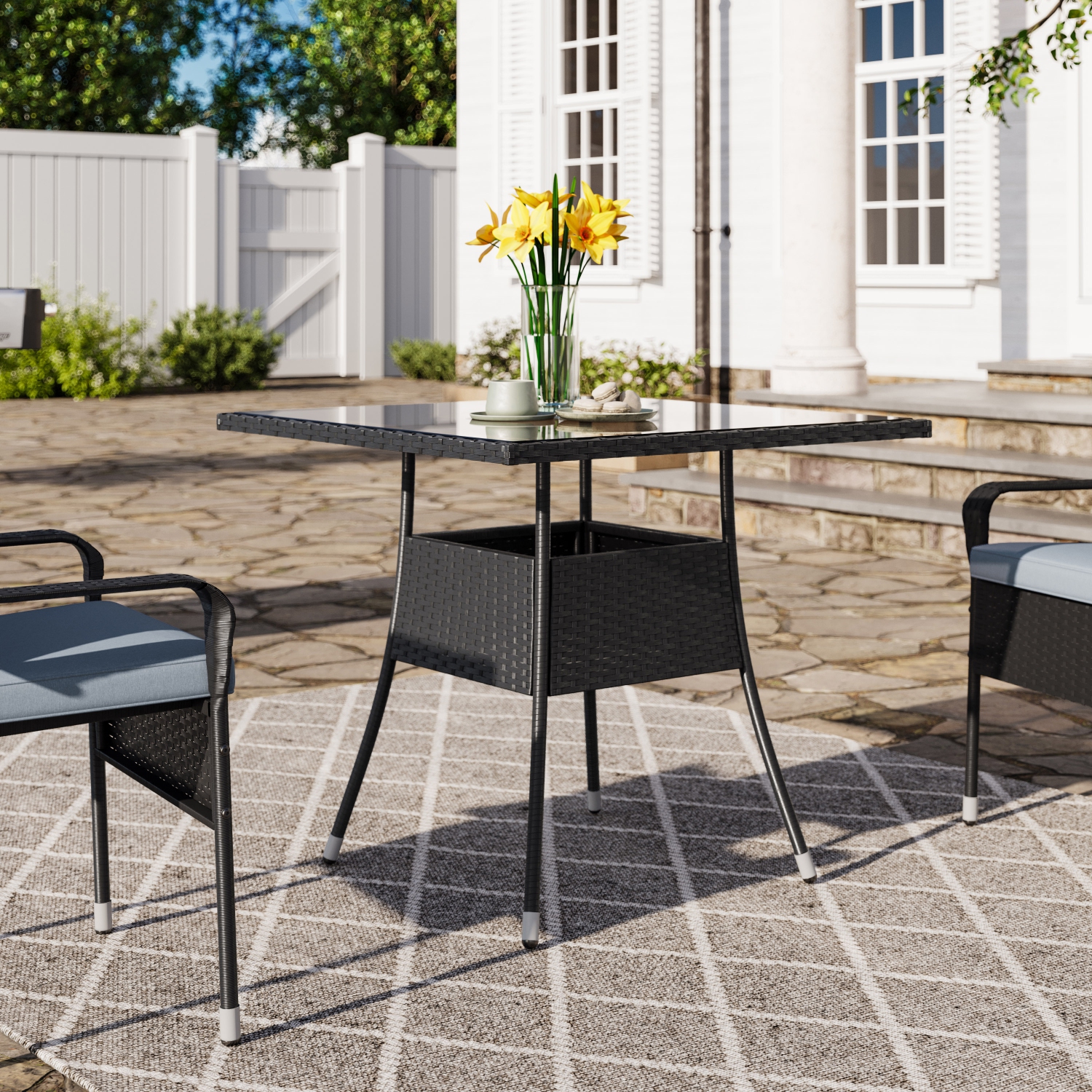 Ensemble de salle à manger pour terrasse Parksville carré - Chaises empilables - Finition noire / Coussins gris cendre 5pc