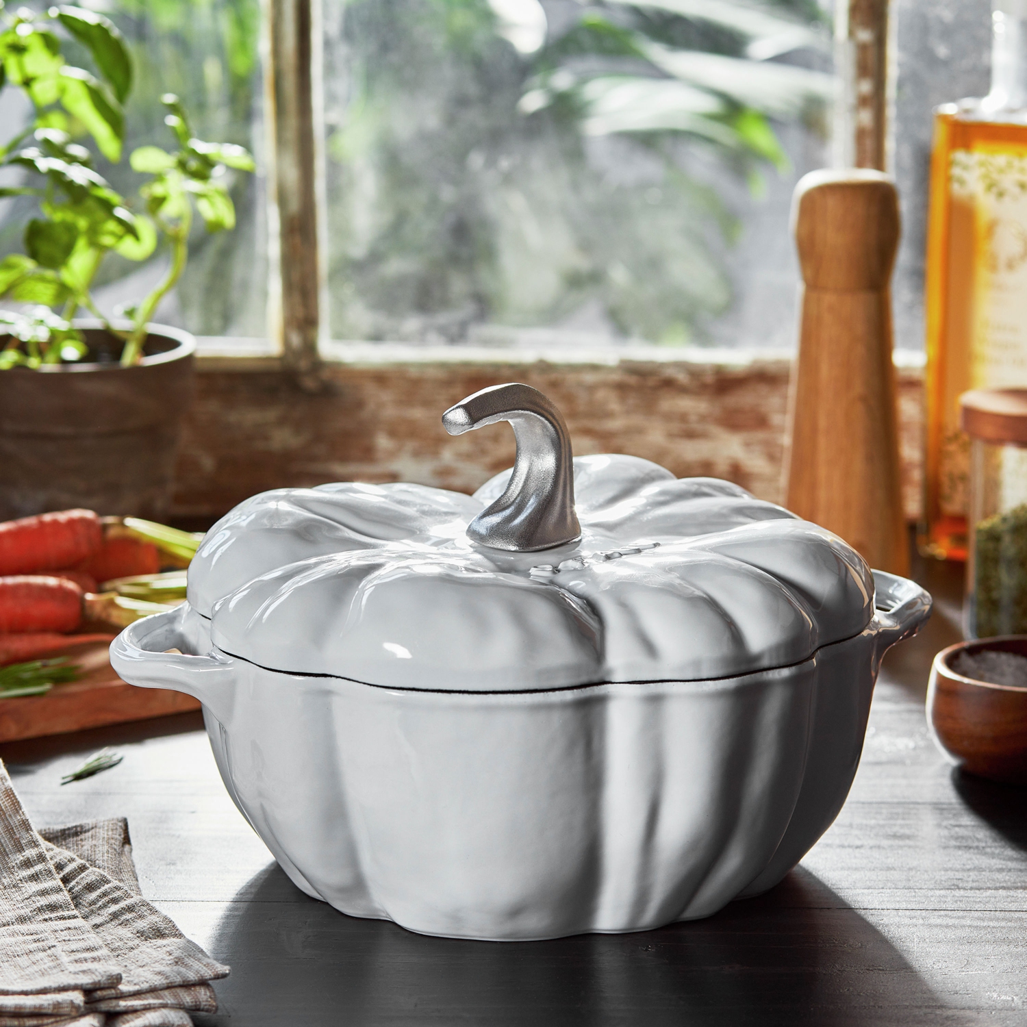 STAUB La Cocotte 3.25 L Cast Iron Pumpkin Cocotte, Pure-White