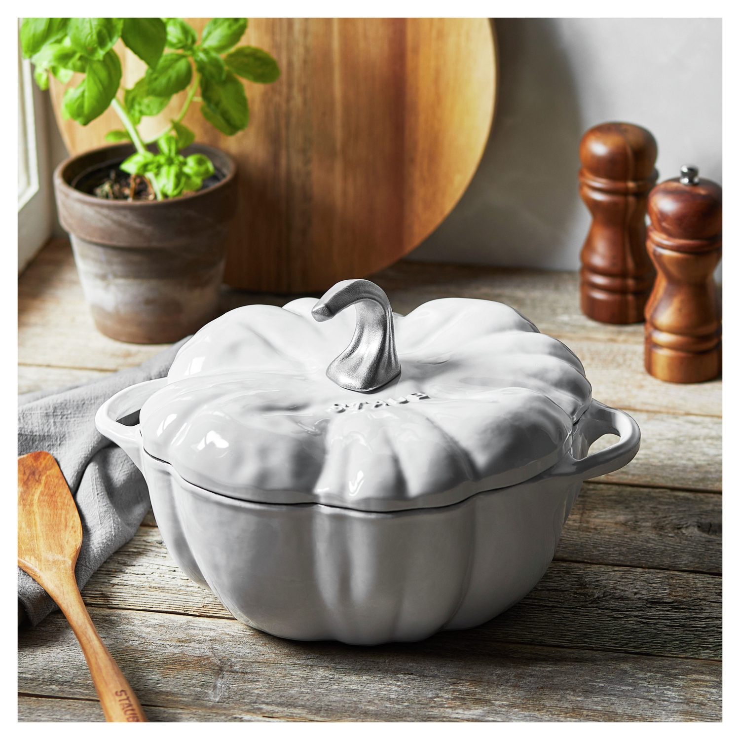 STAUB La Cocotte 3.25 L Cast Iron Pumpkin Cocotte, Pure-White