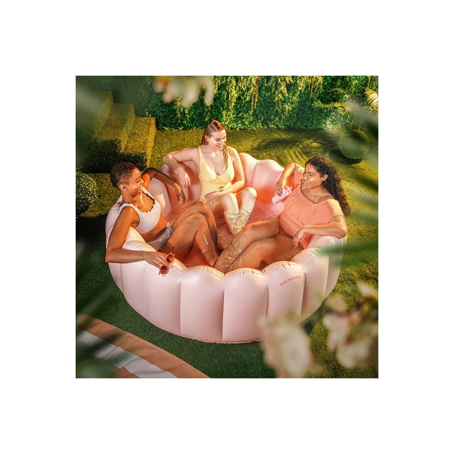 MINNIDIP Tufted Pool - Blushing Palms