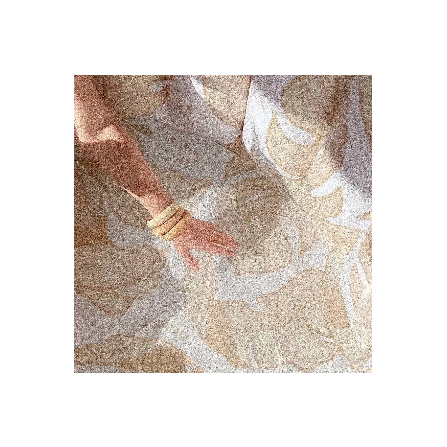 MINNIDIP Tufted Inflatable Pool - Rattan Palms