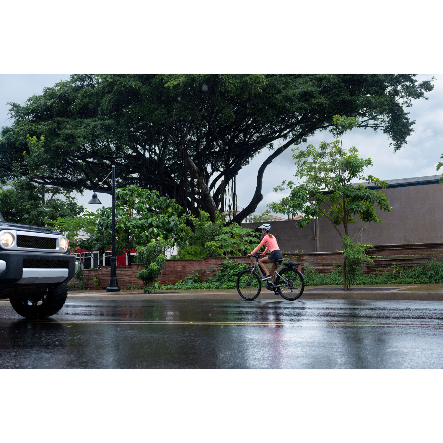 Radar de recul Varia eRTL615 de Garmin avec feu arrière