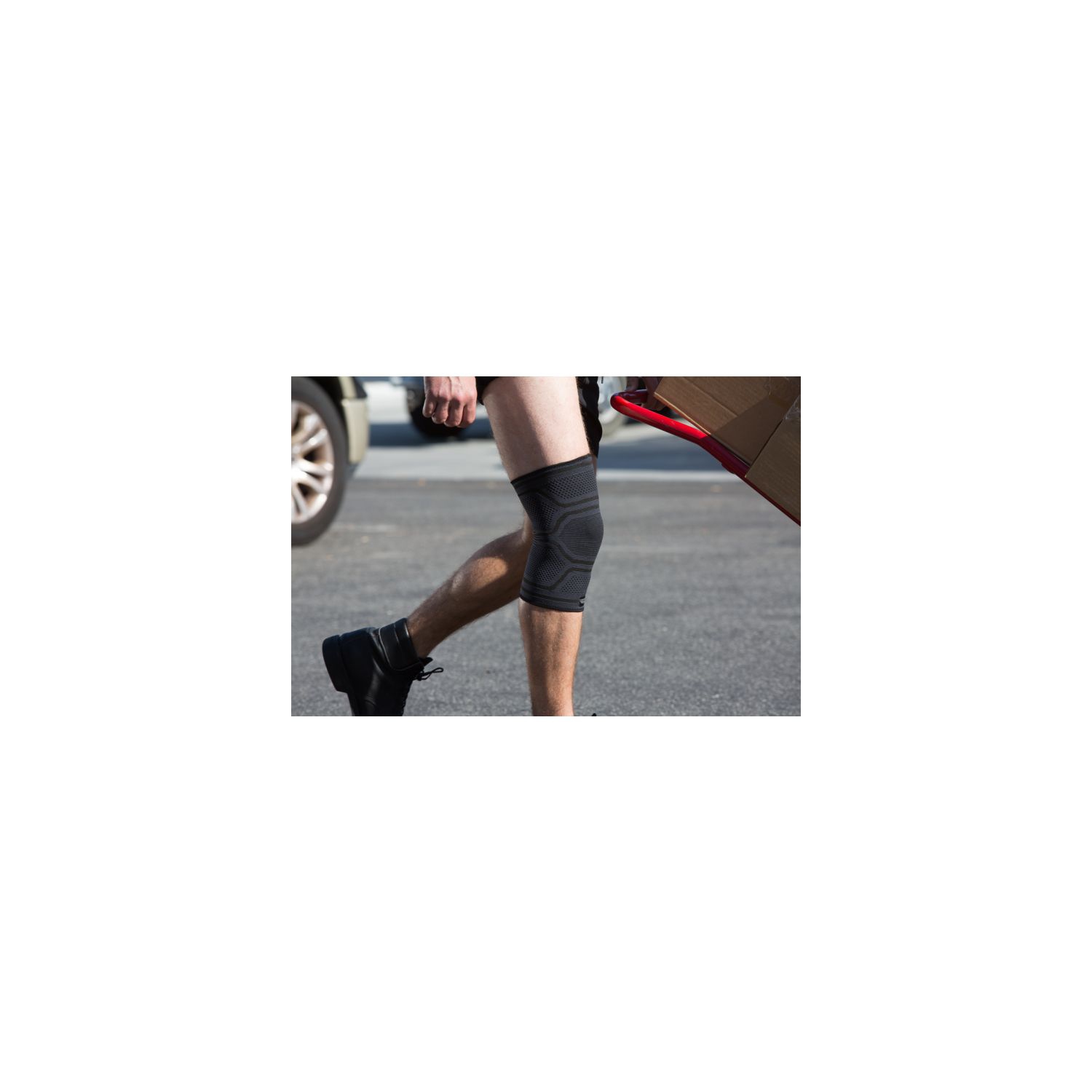 Copper Fit Pro Series Knee Compression Sleeve, Medium,Black(Packaging May  Vary) : : Health & Personal Care