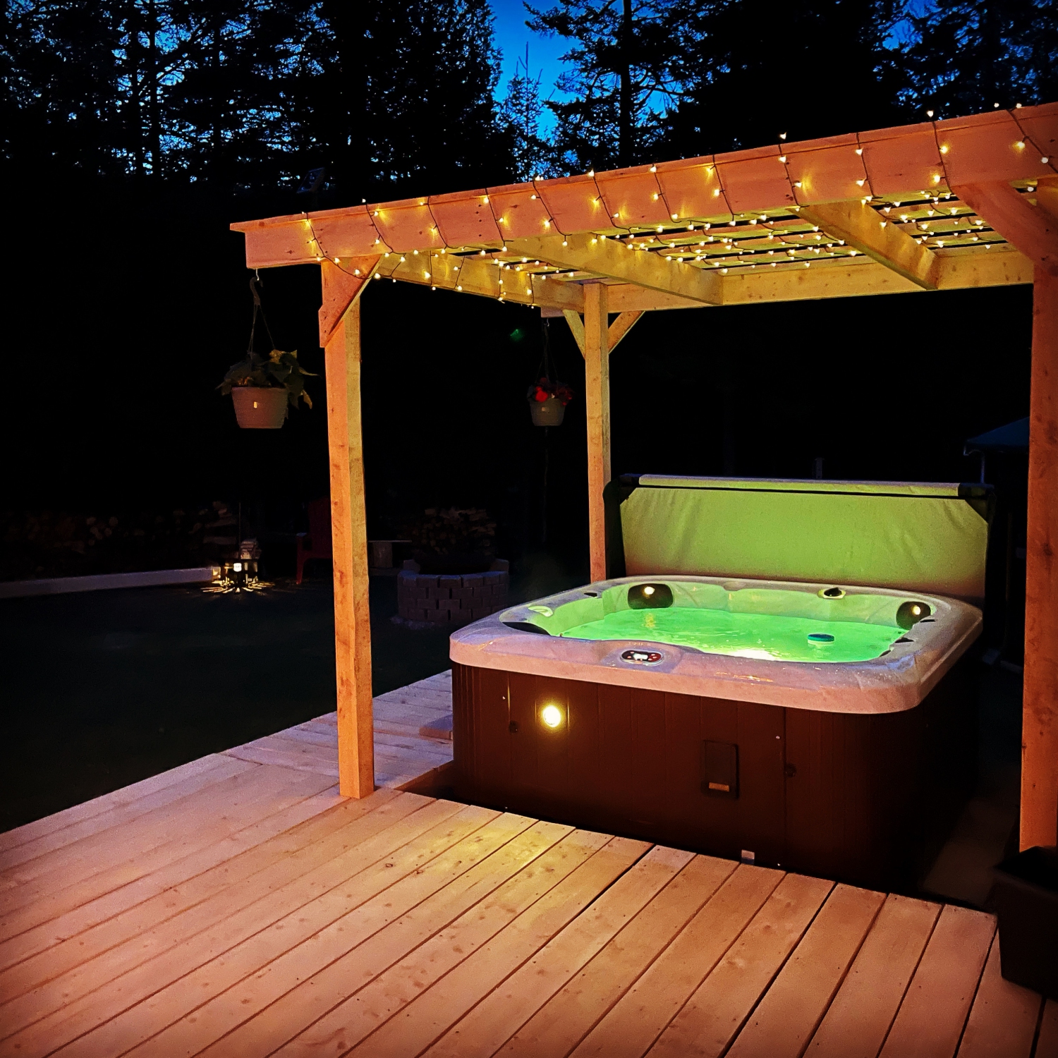 Cambridge 6-Person 34-Jet Hot Tub with LED Lighting and Bluetooth Audio