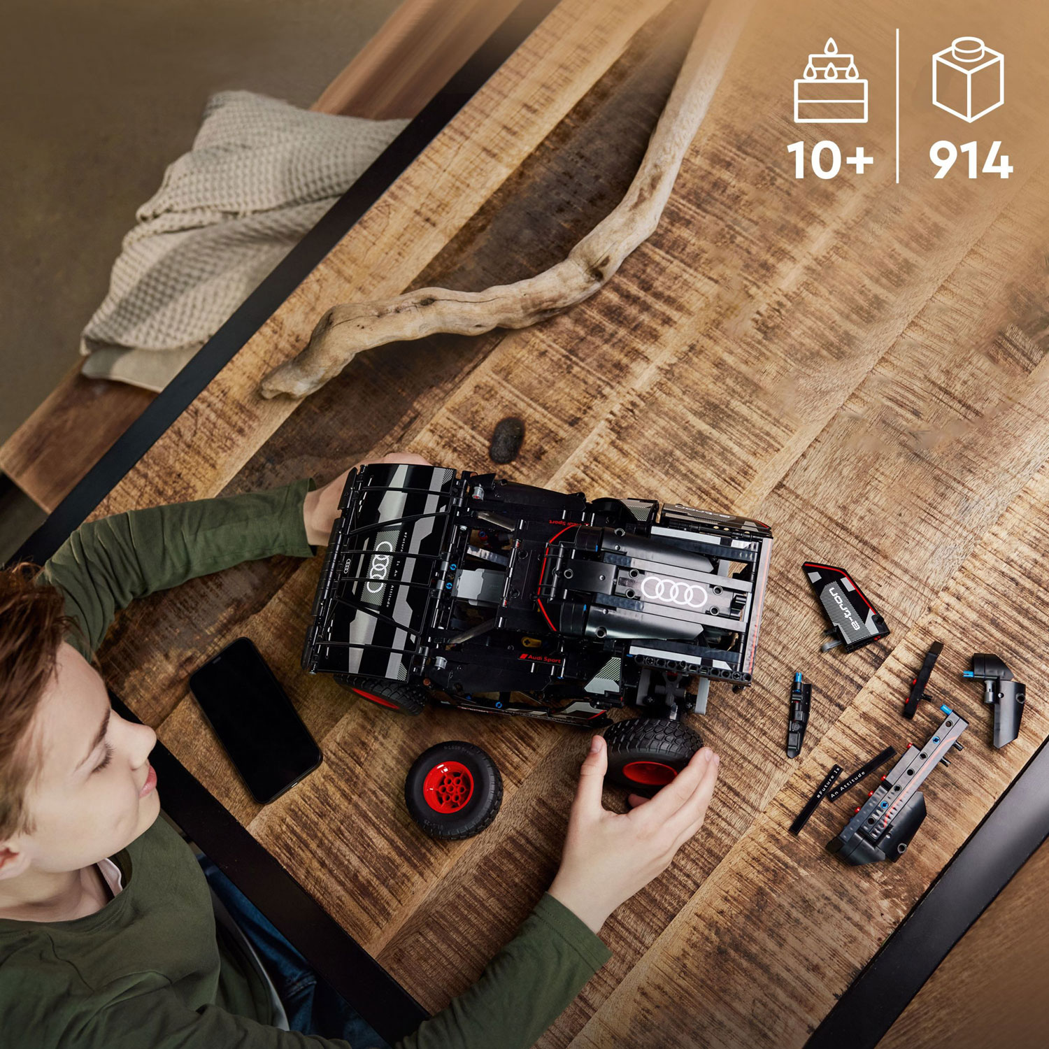 LEGO Technic: Audi RS Q e-tron - 914 Pieces