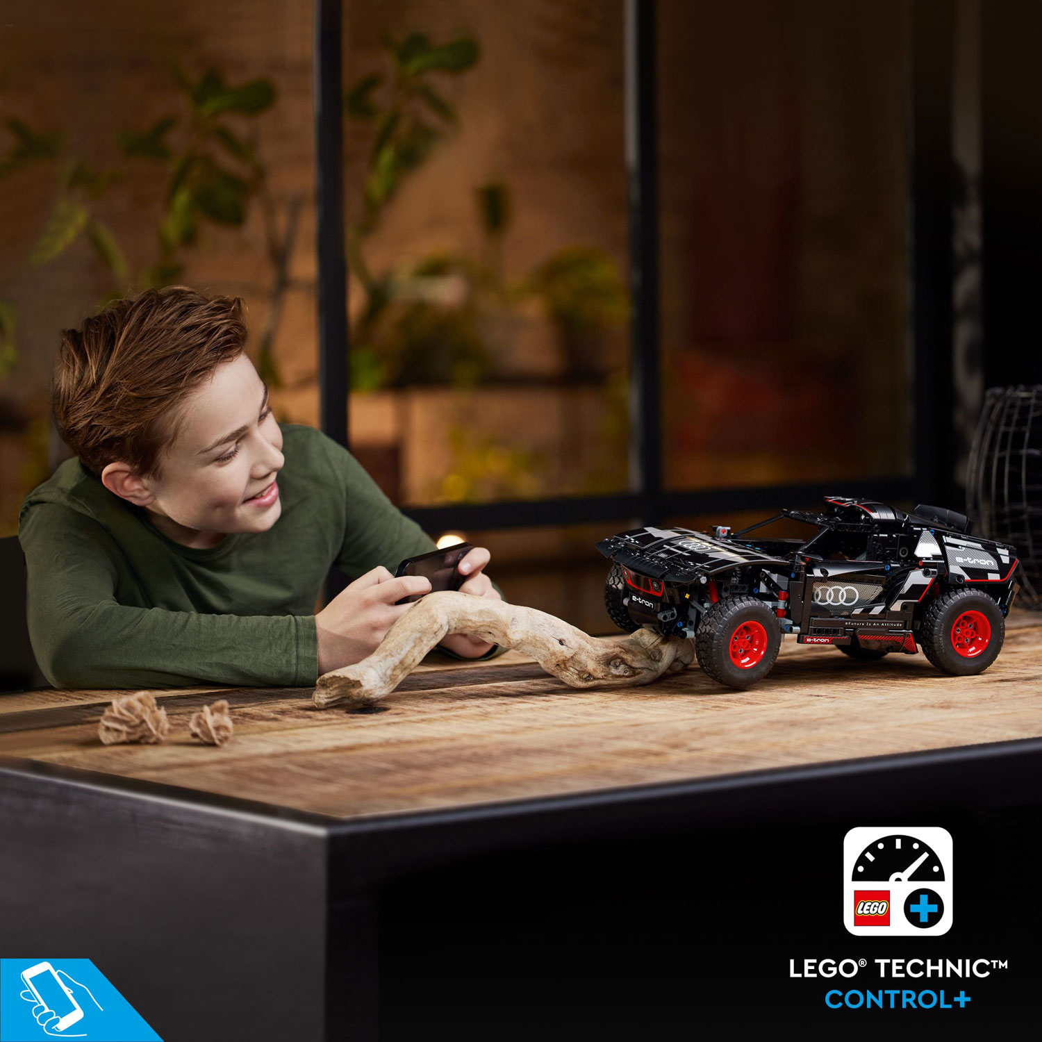 LEGO Technic: Audi RS Q e-tron - 914 Pieces